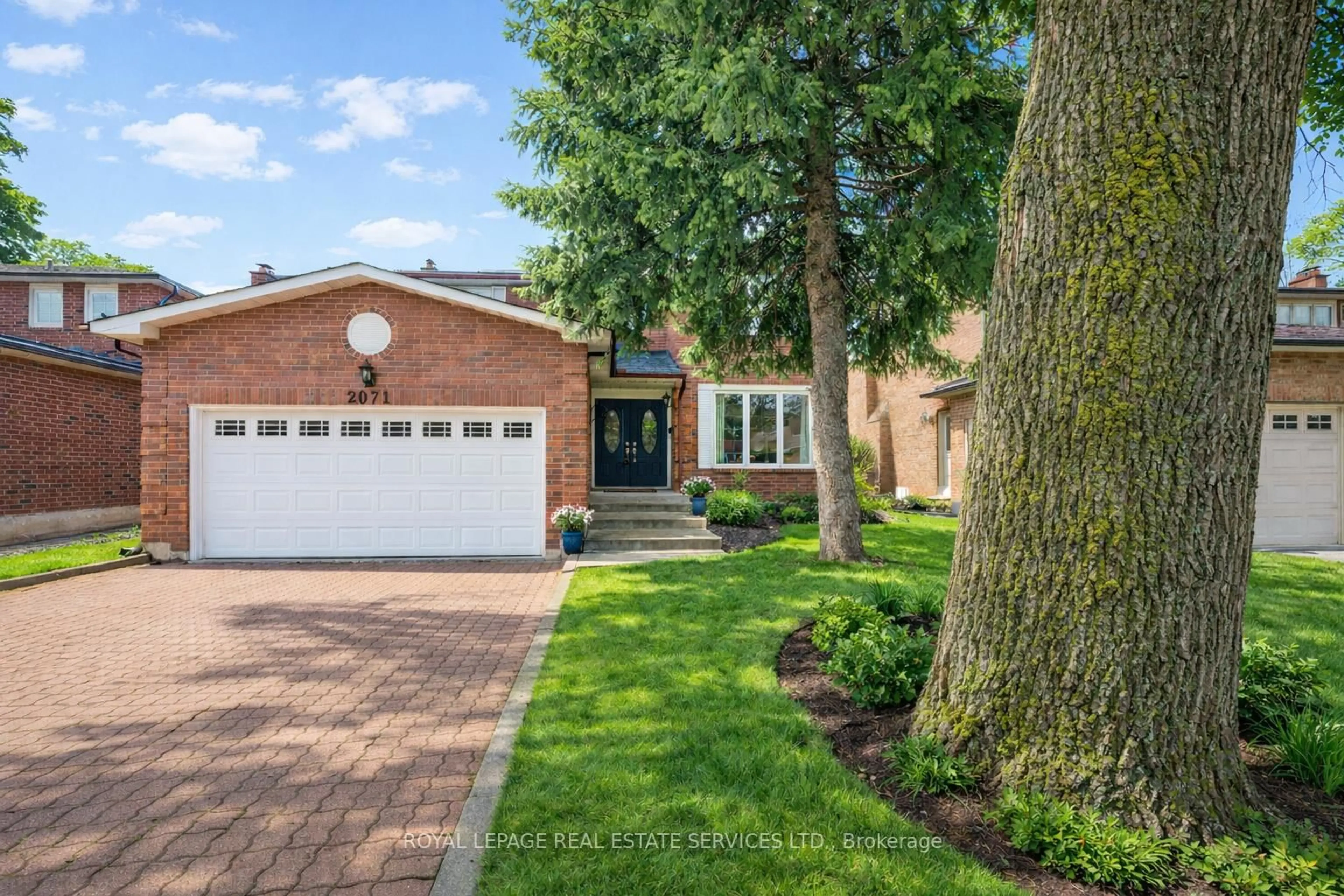 Home with brick exterior material, street for 2071 Pen St, Oakville Ontario L6H 3L2