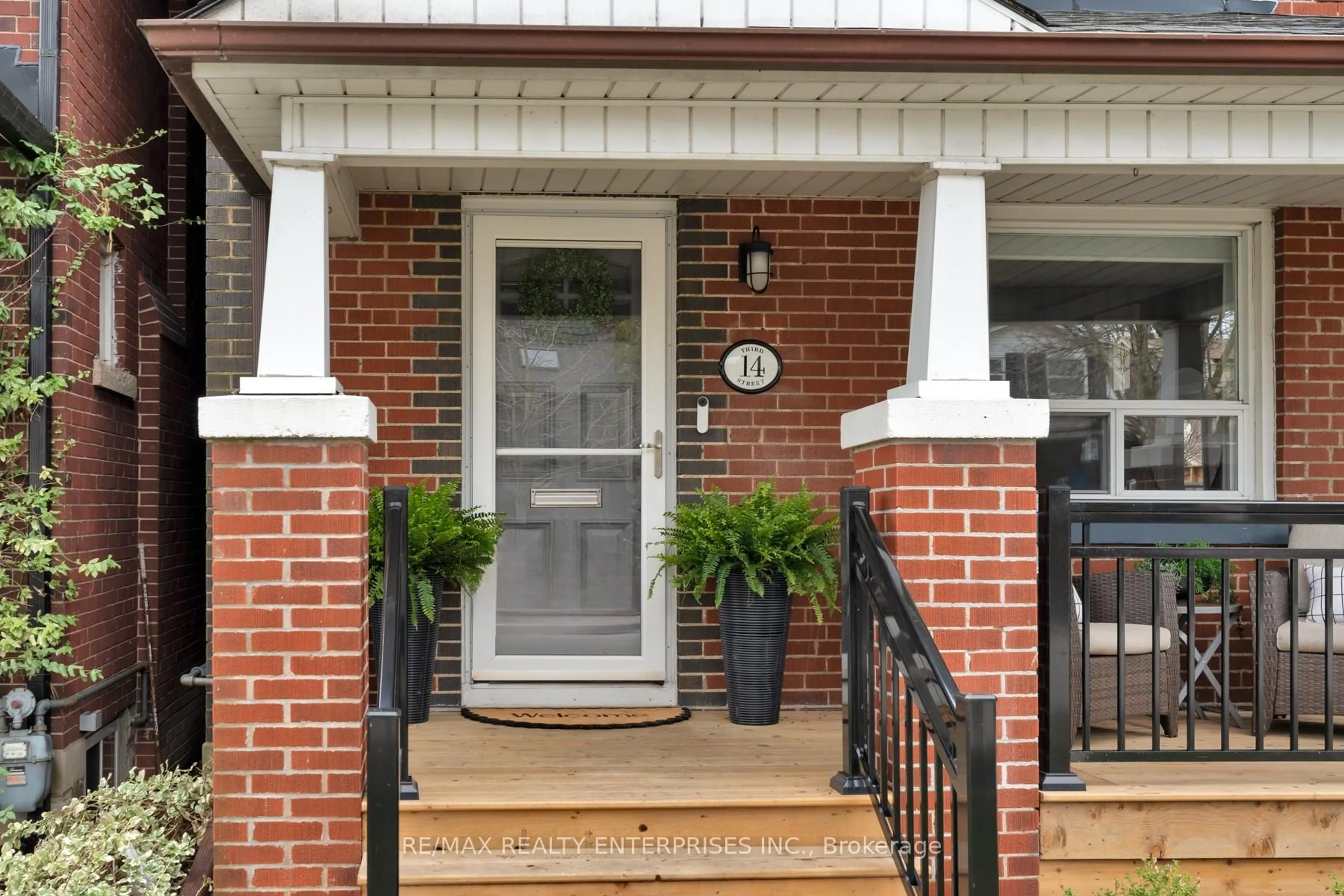 Home with brick exterior material, street for 14 Third St, Toronto Ontario M8V 2X6