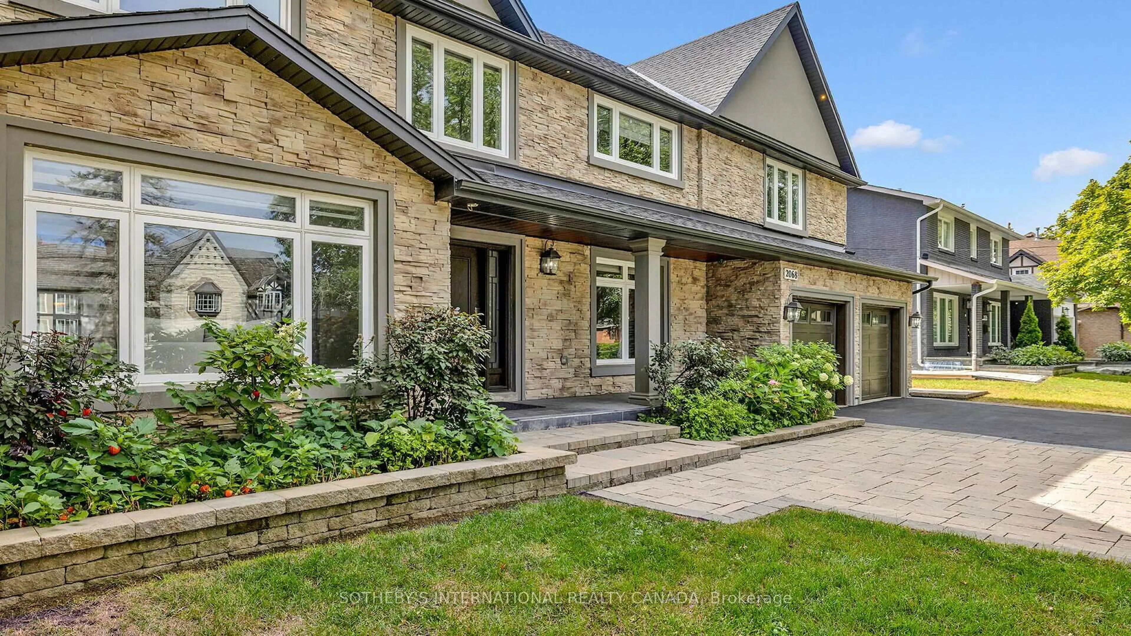 Home with brick exterior material, street for 2068 Mississauga Rd, Mississauga Ontario L5H 2K6