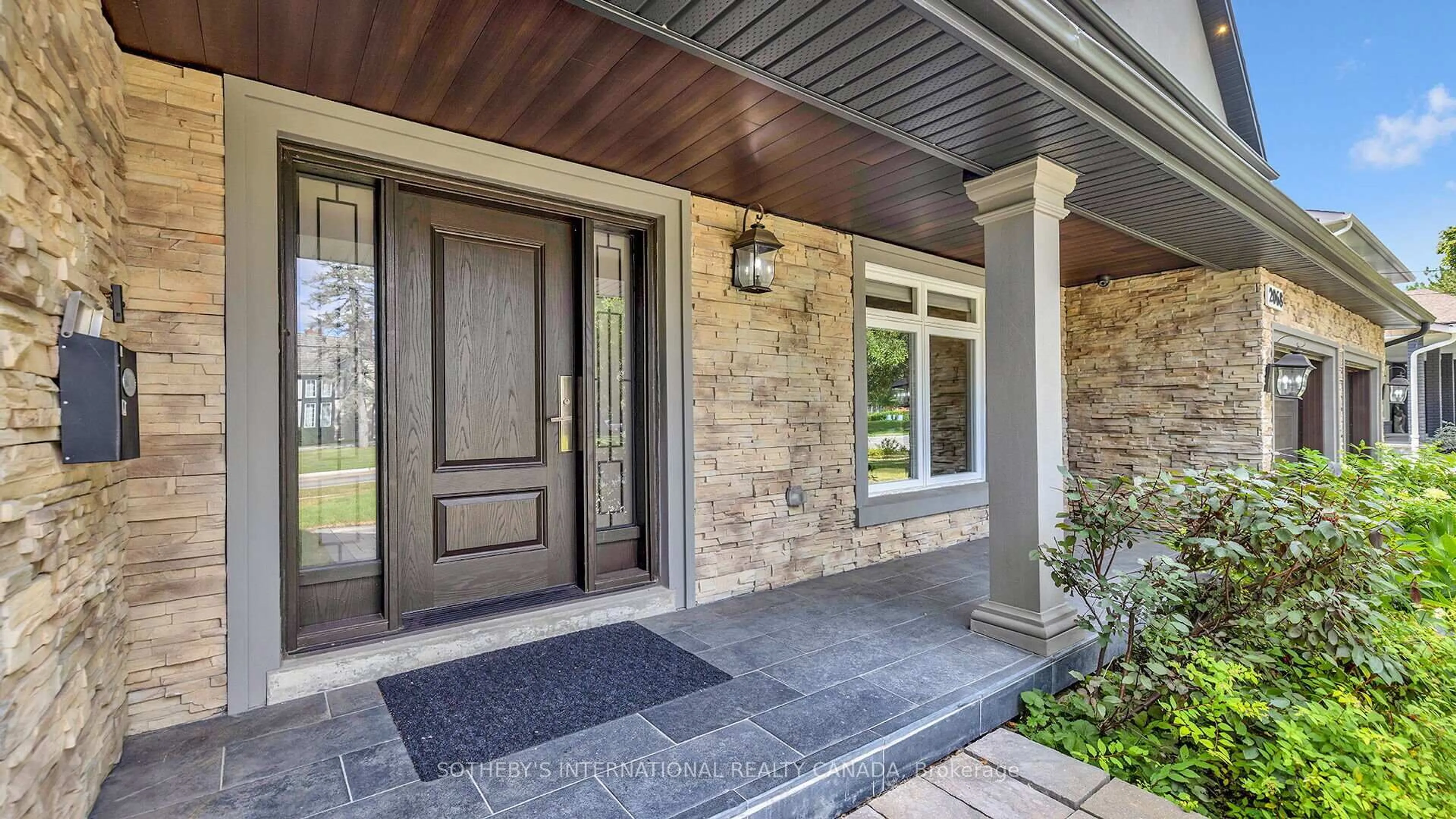 Home with brick exterior material, street for 2068 Mississauga Rd, Mississauga Ontario L5H 2K6