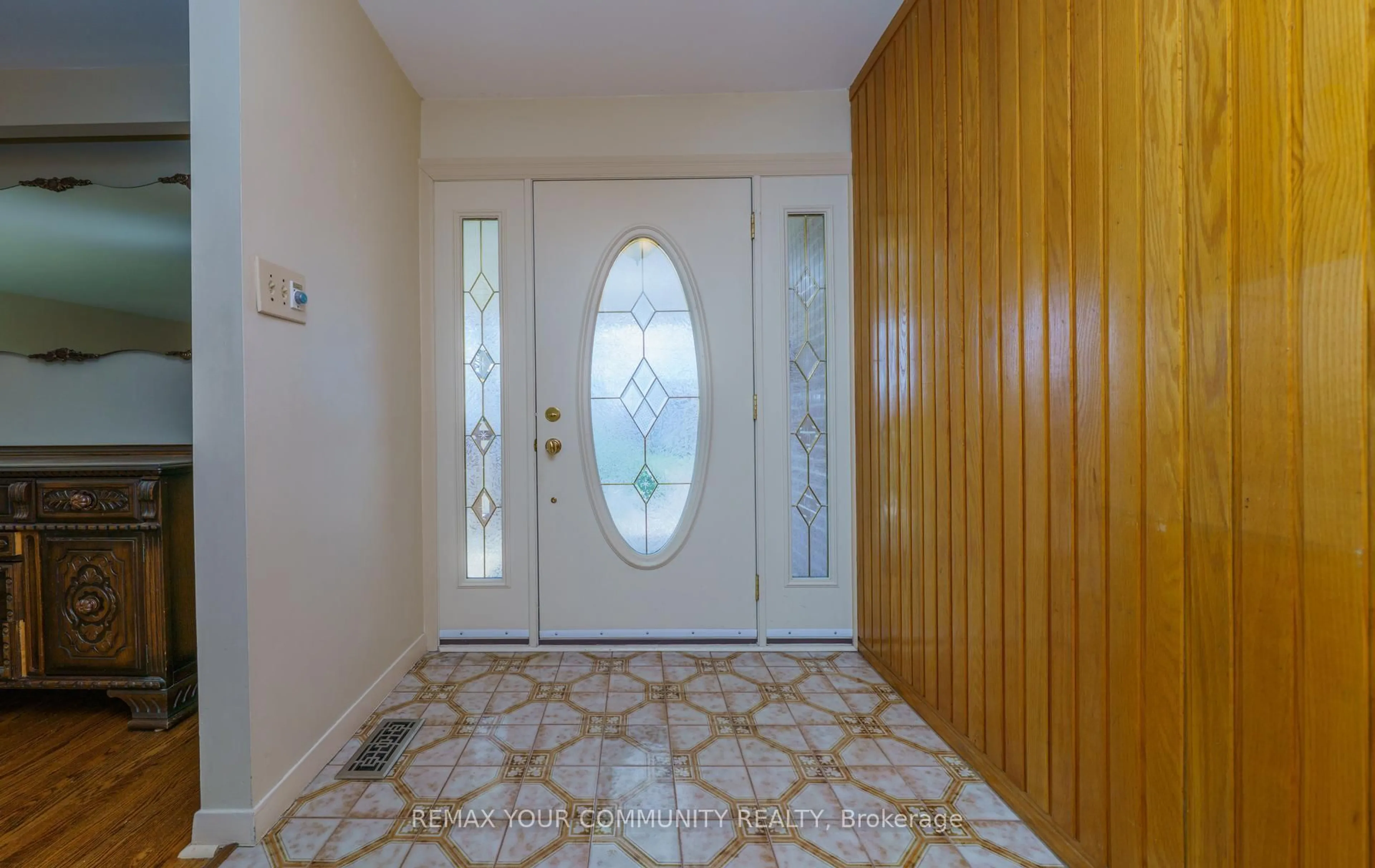 Indoor entryway for 47 Ollerton Rd, Toronto Ontario M3J 1Y2