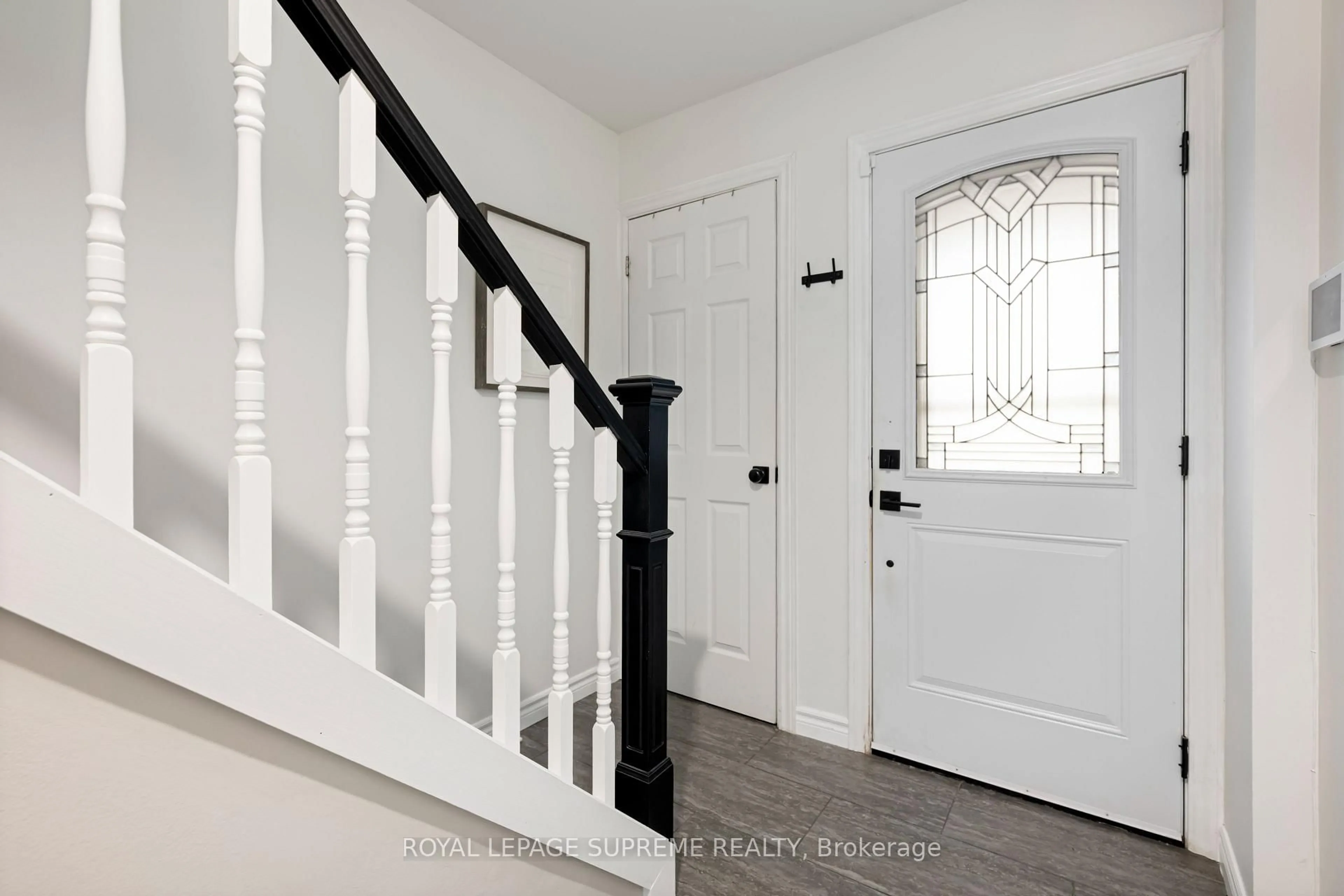 Indoor entryway for 31 Orange Mill Crt #31, Orangeville Ontario L9W 3R6