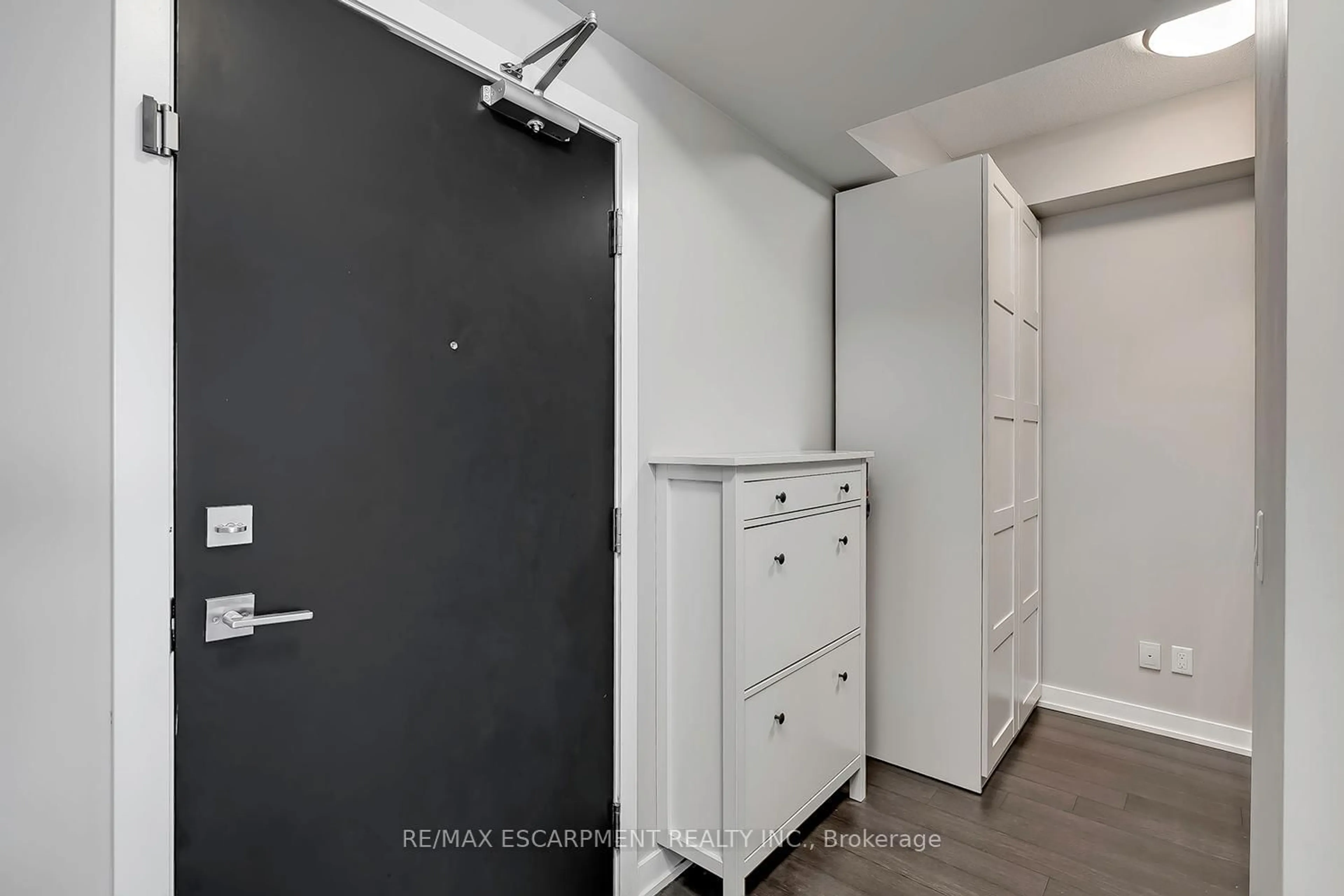 Unknown for 5240 Dundas St #604, Burlington Ontario L7L 0J6