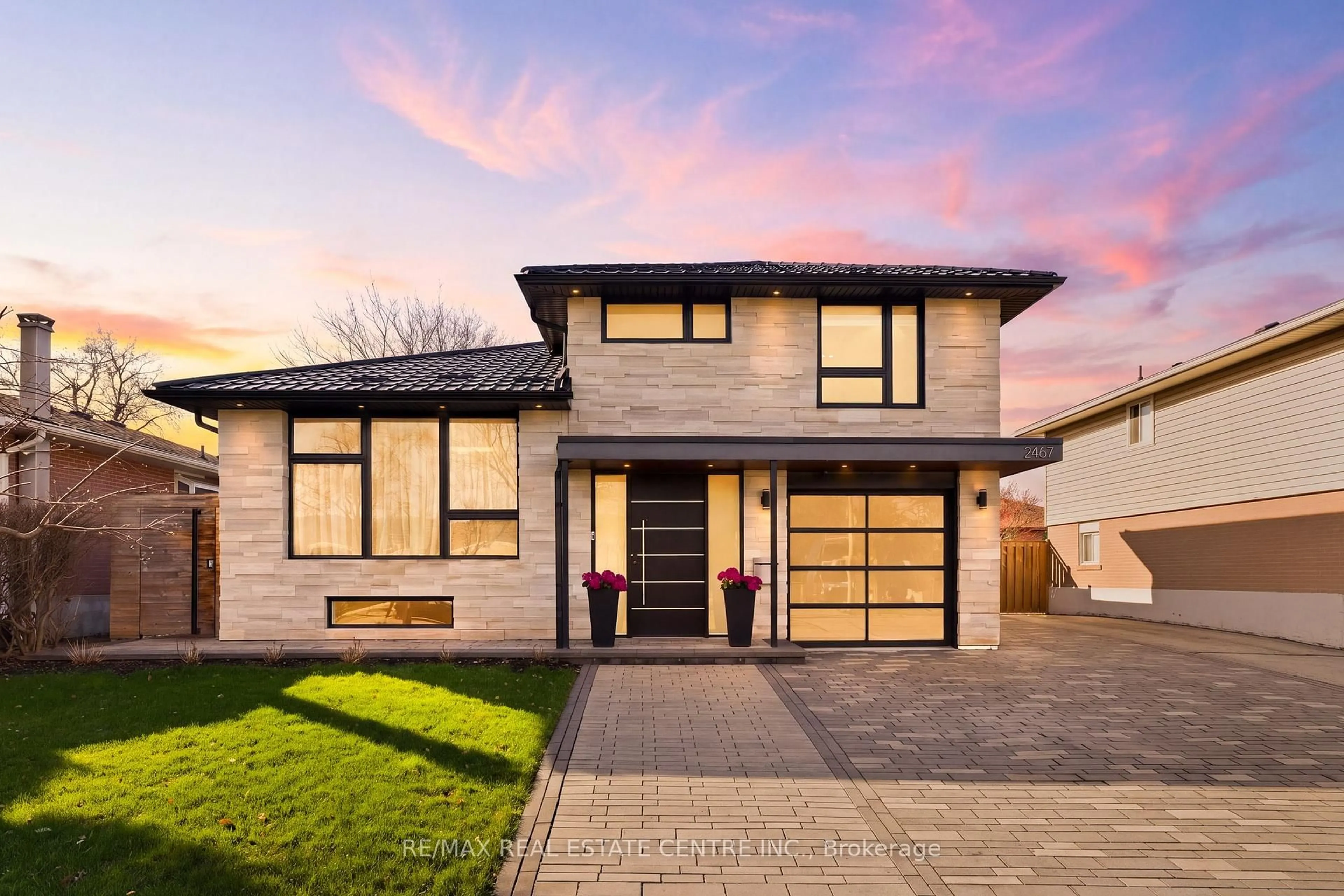 Home with brick exterior material, street for 2467 Bonner Rd, Mississauga Ontario L5J 2E1