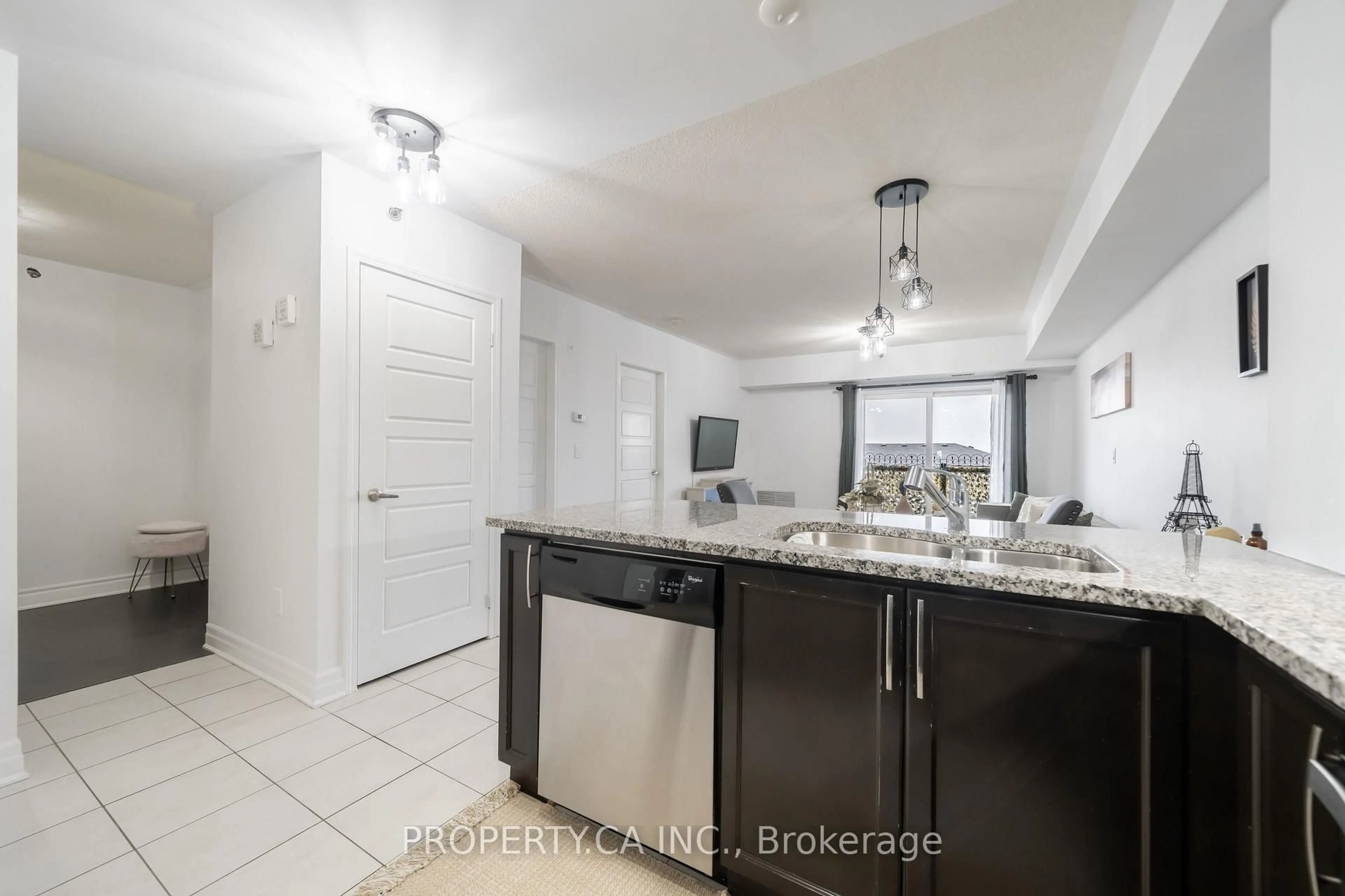 Open concept kitchen, ceramic/tile floor for 70 Baycliffe Cres #412, Brampton Ontario L7A 0Z5