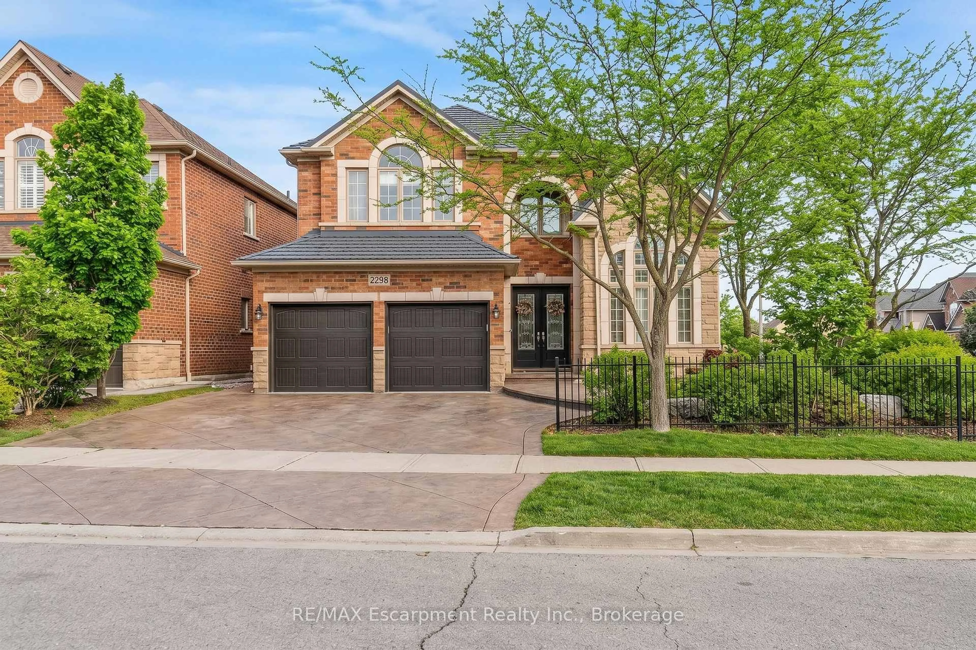 Home with brick exterior material, street for 2298 Salcome Dr, Oakville Ontario L6H 7N2