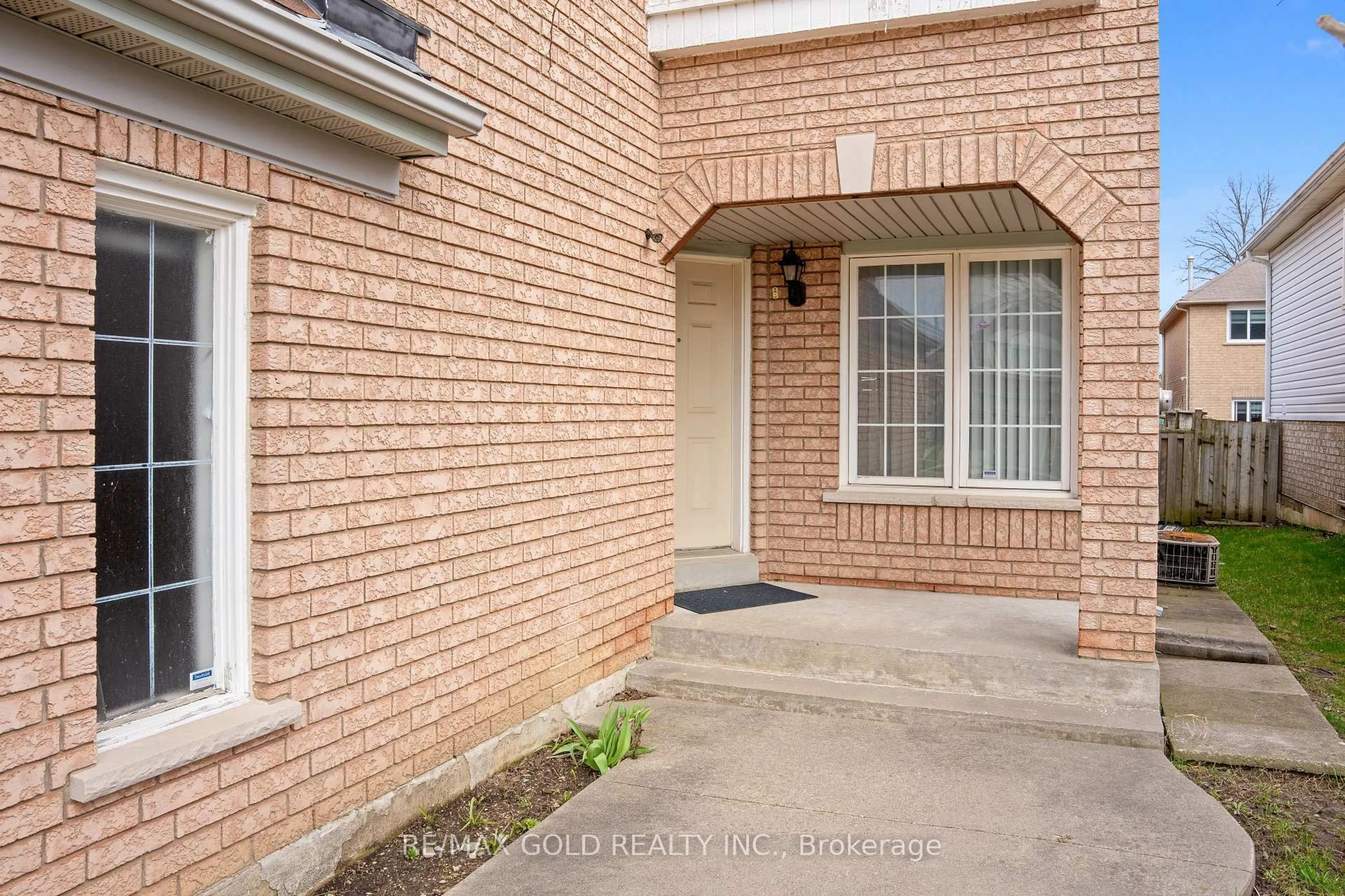 Unknown for 107 Seclusion Cres, Brampton Ontario L6R 1K8