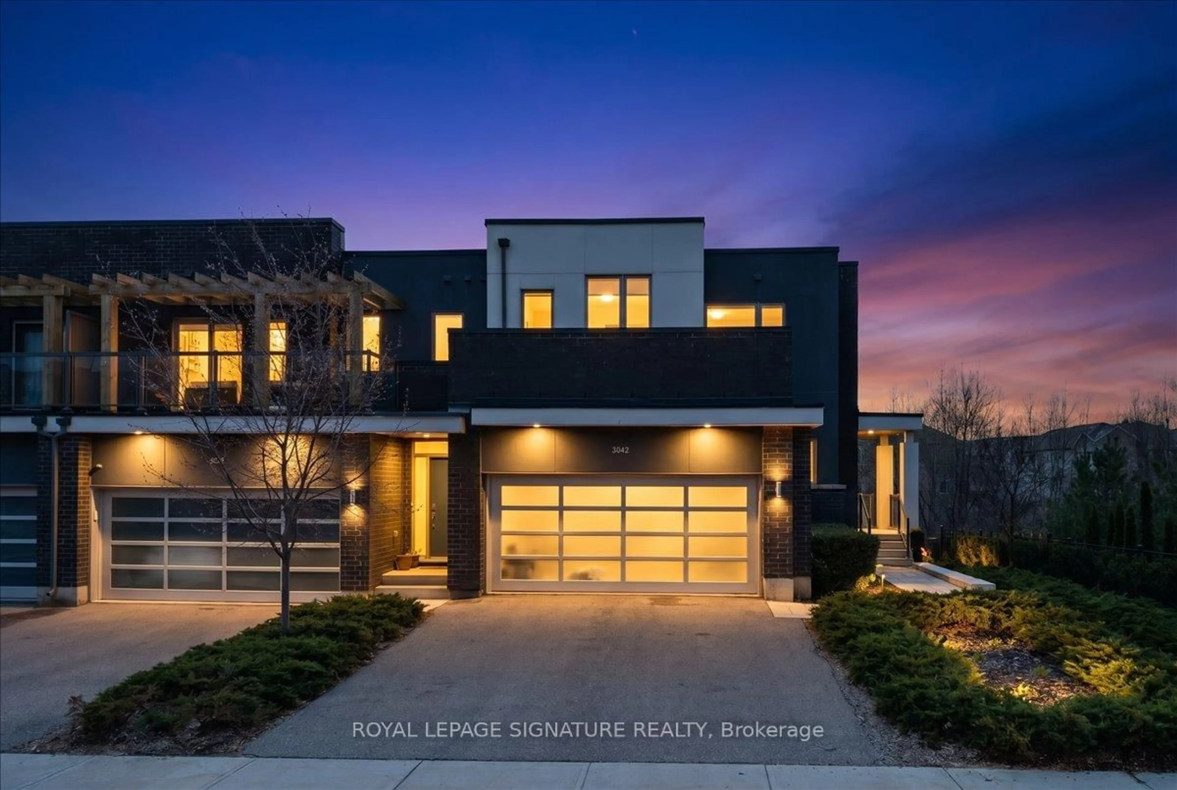 Home with brick exterior material, street for 3042 Creekshore Common #19, Oakville Ontario L6M 0Y6