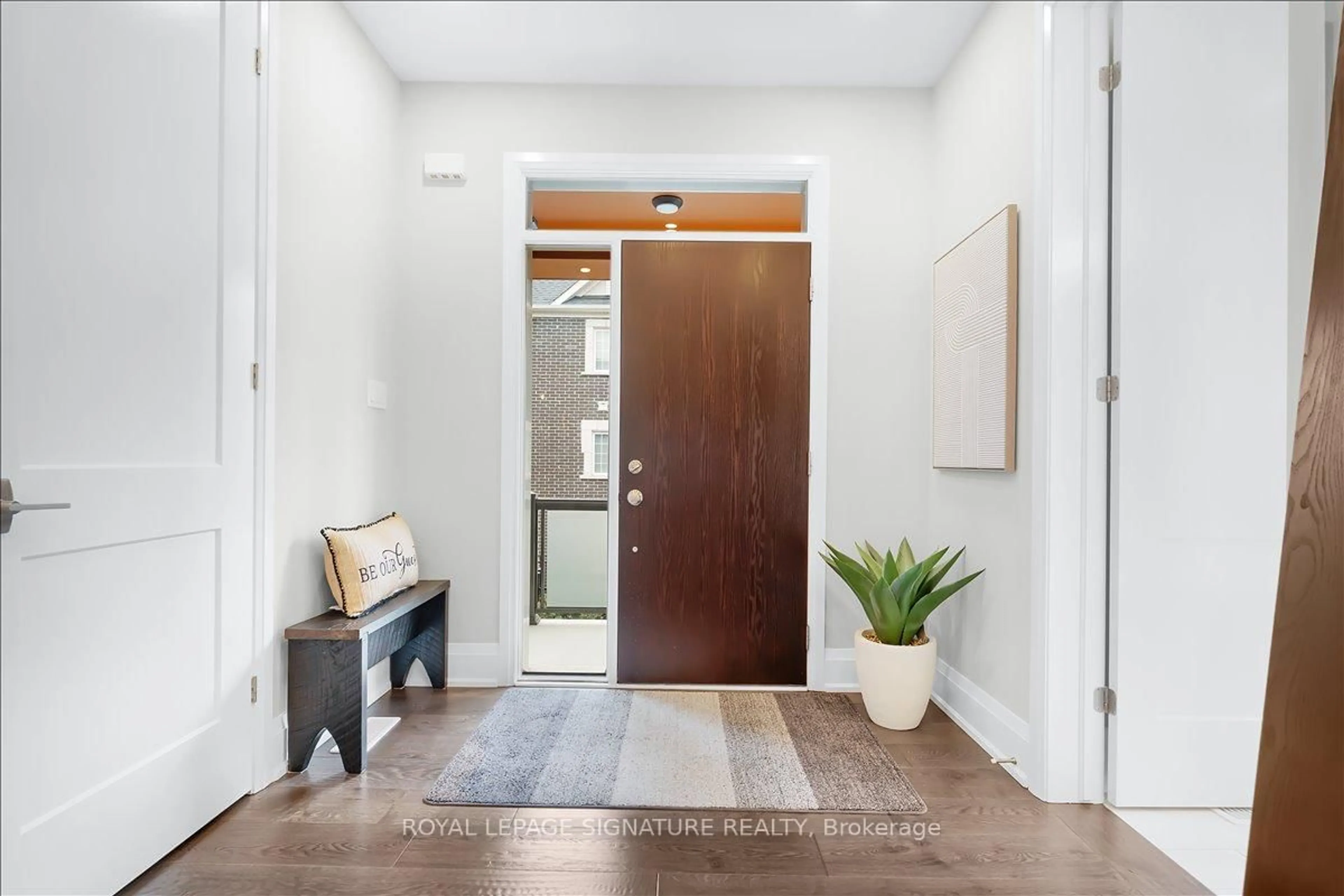 Indoor entryway for 3042 Creekshore Common #19, Oakville Ontario L6M 0Y6