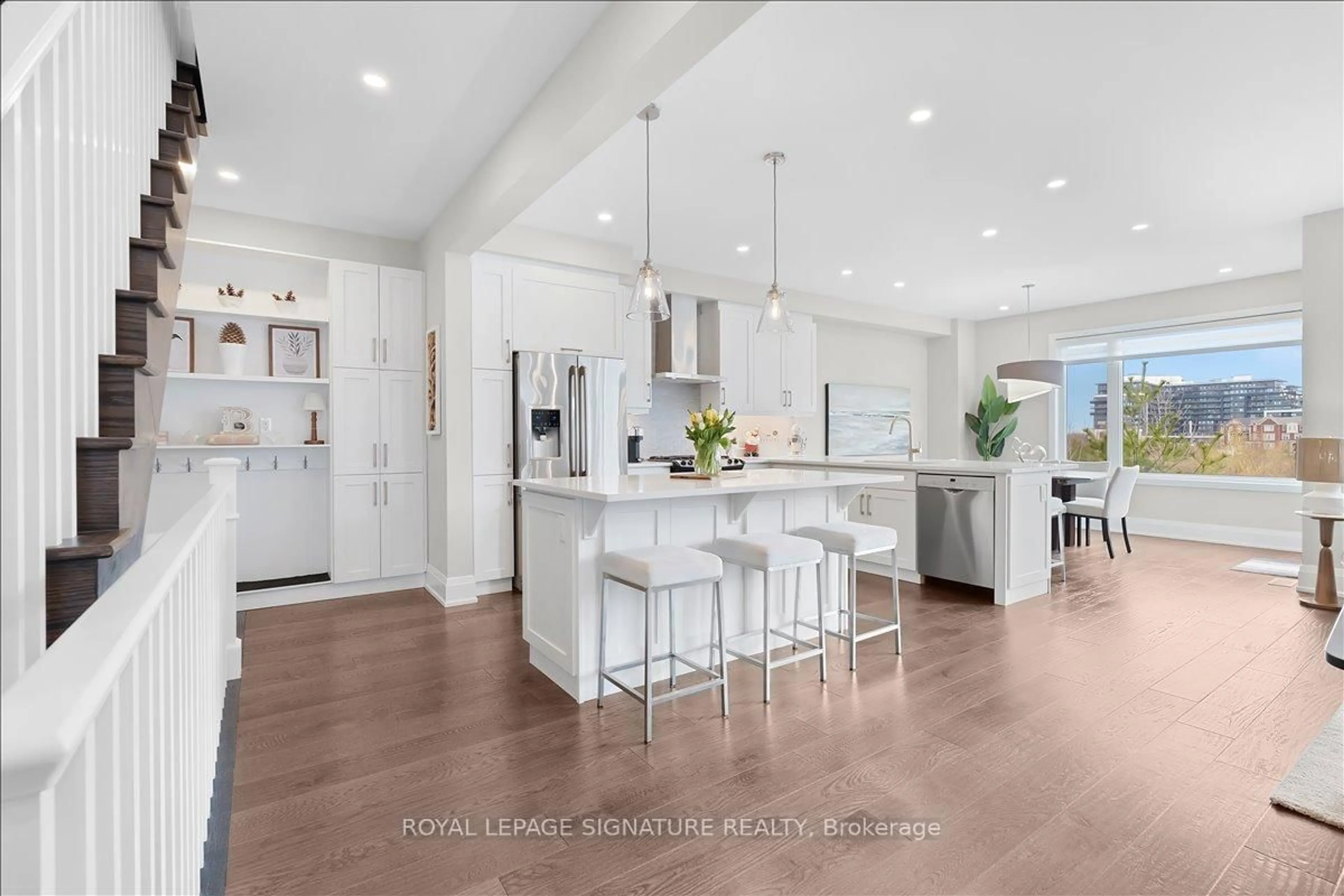 Open concept kitchen, unknown for 3042 Creekshore Common #19, Oakville Ontario L6M 0Y6