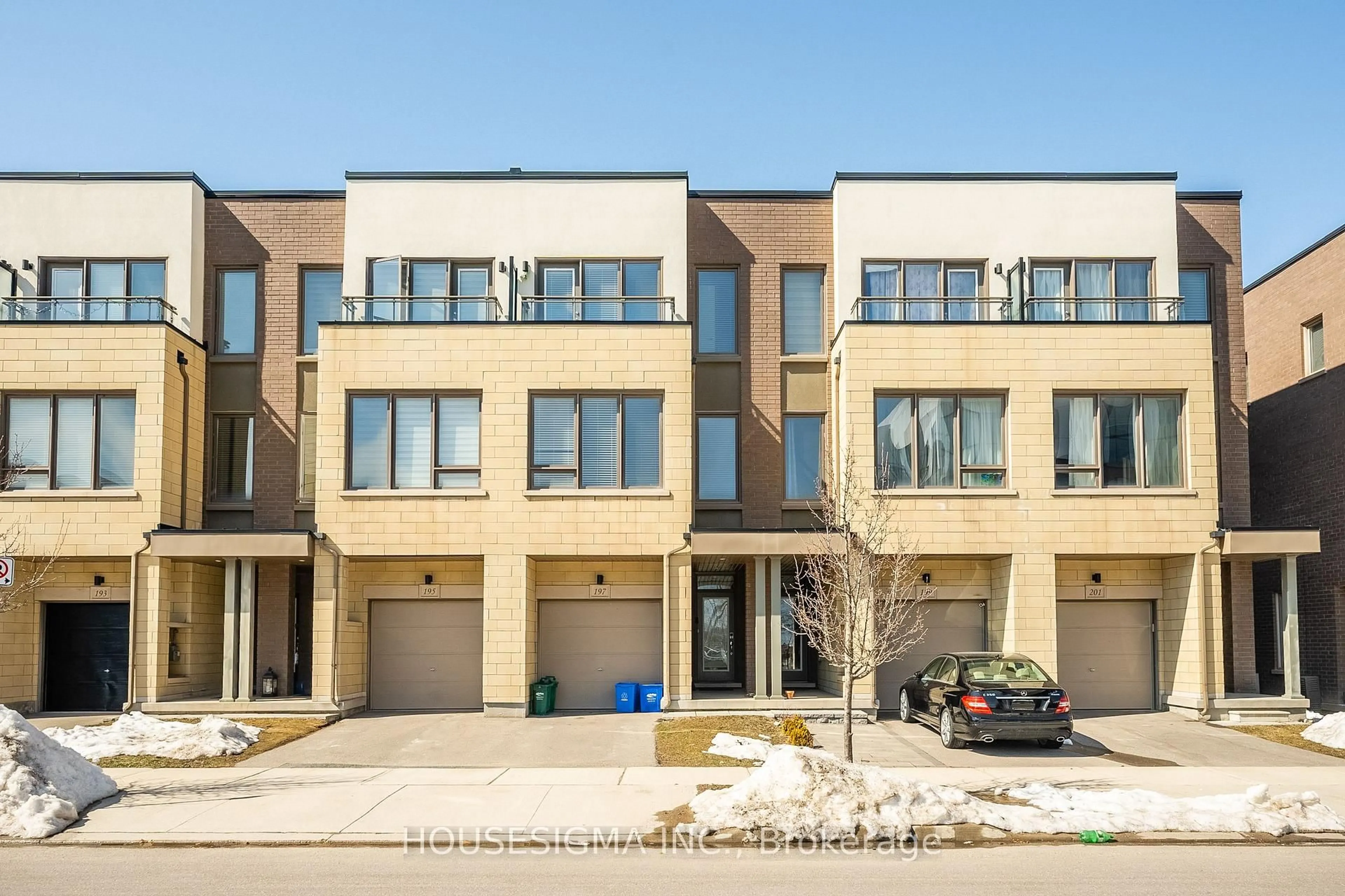 Unknown for 197 Sabina Dr, Oakville Ontario L6H 0L4
