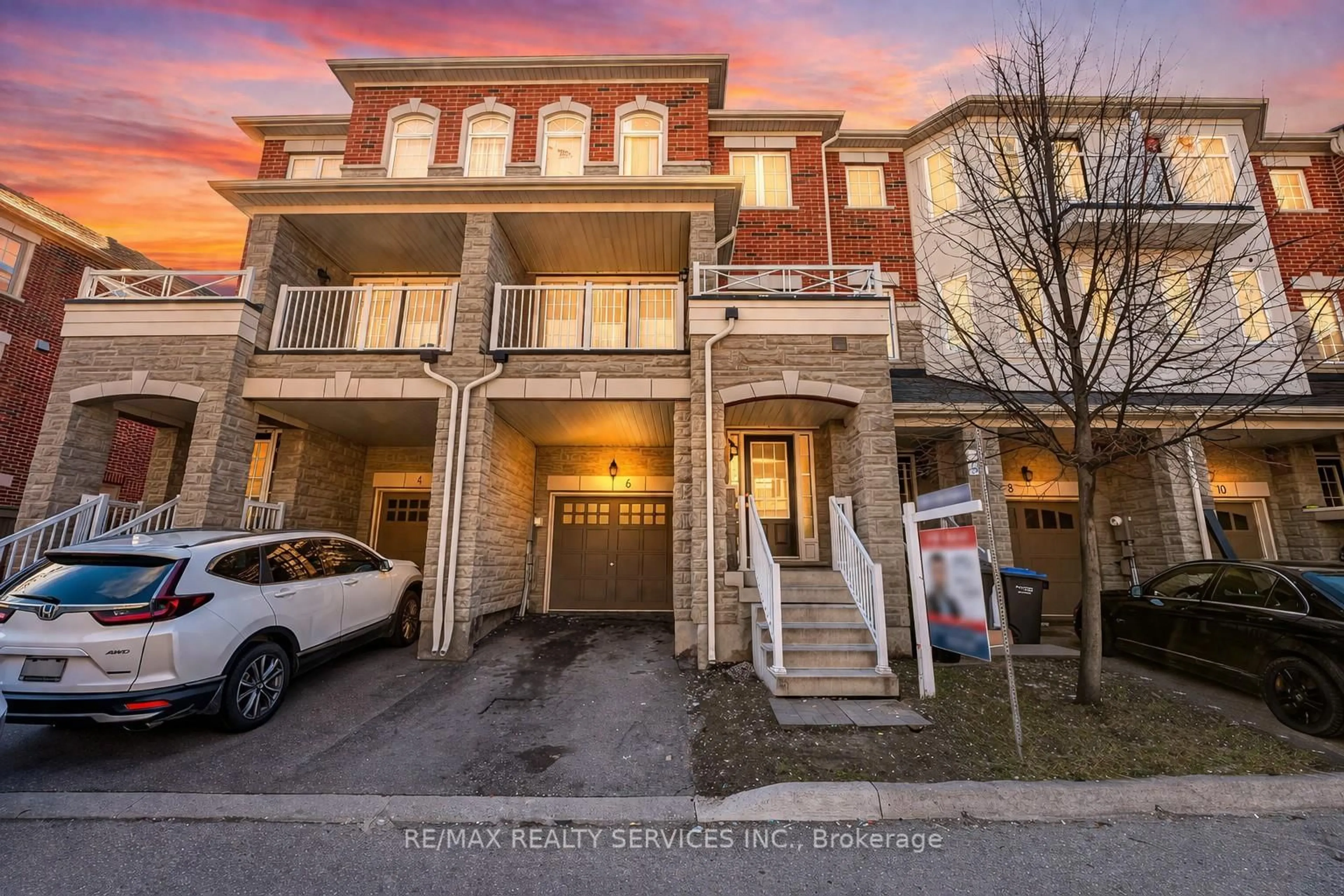 A pic from outside/outdoor area/front of a property/back of a property/a pic from drone, street for 6 Rabbit Run Way, Brampton Ontario L6Z 0B4