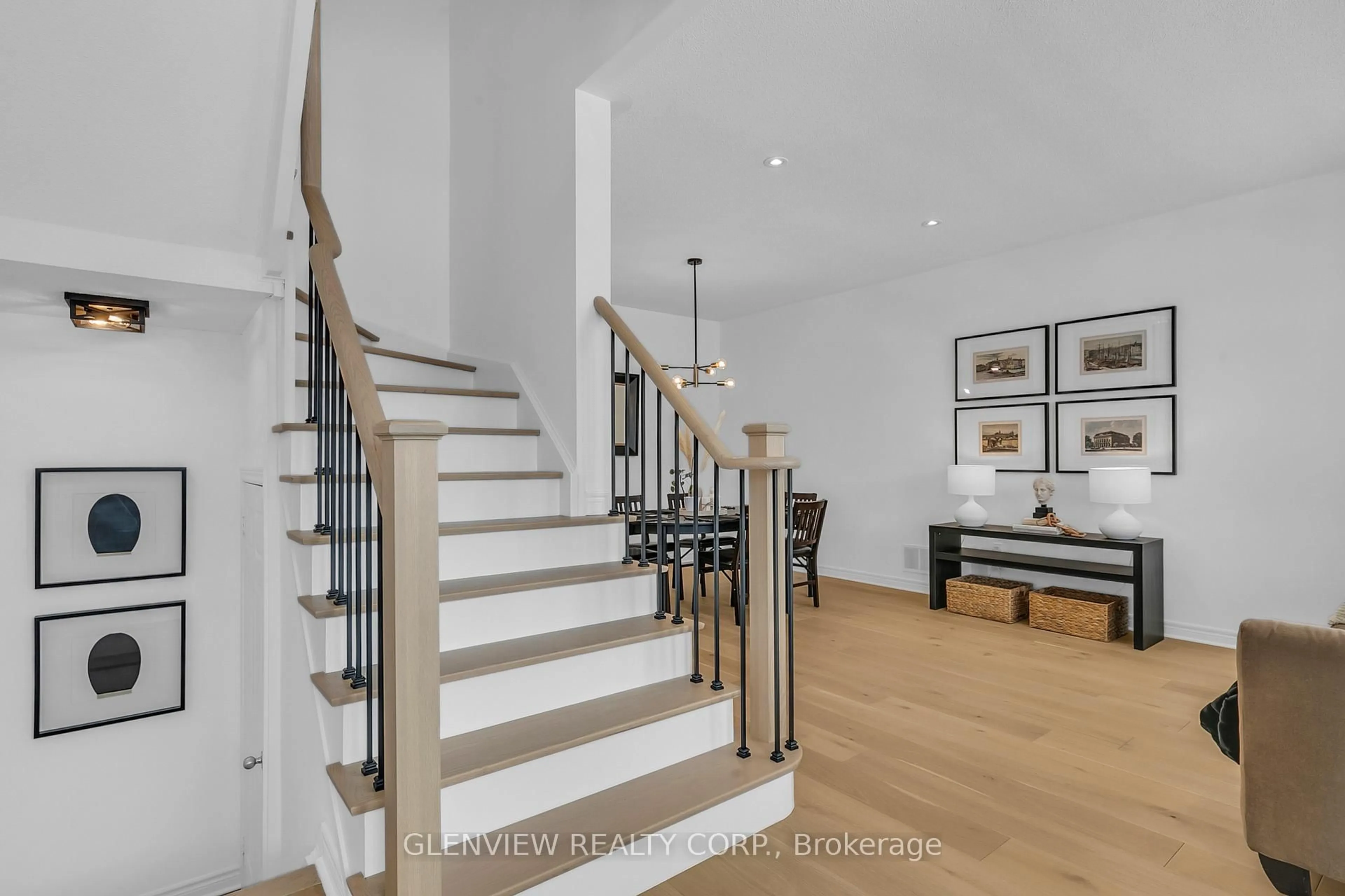 Unknown for 2295 Rochester Circ #18, Oakville Ontario L6M 5C9