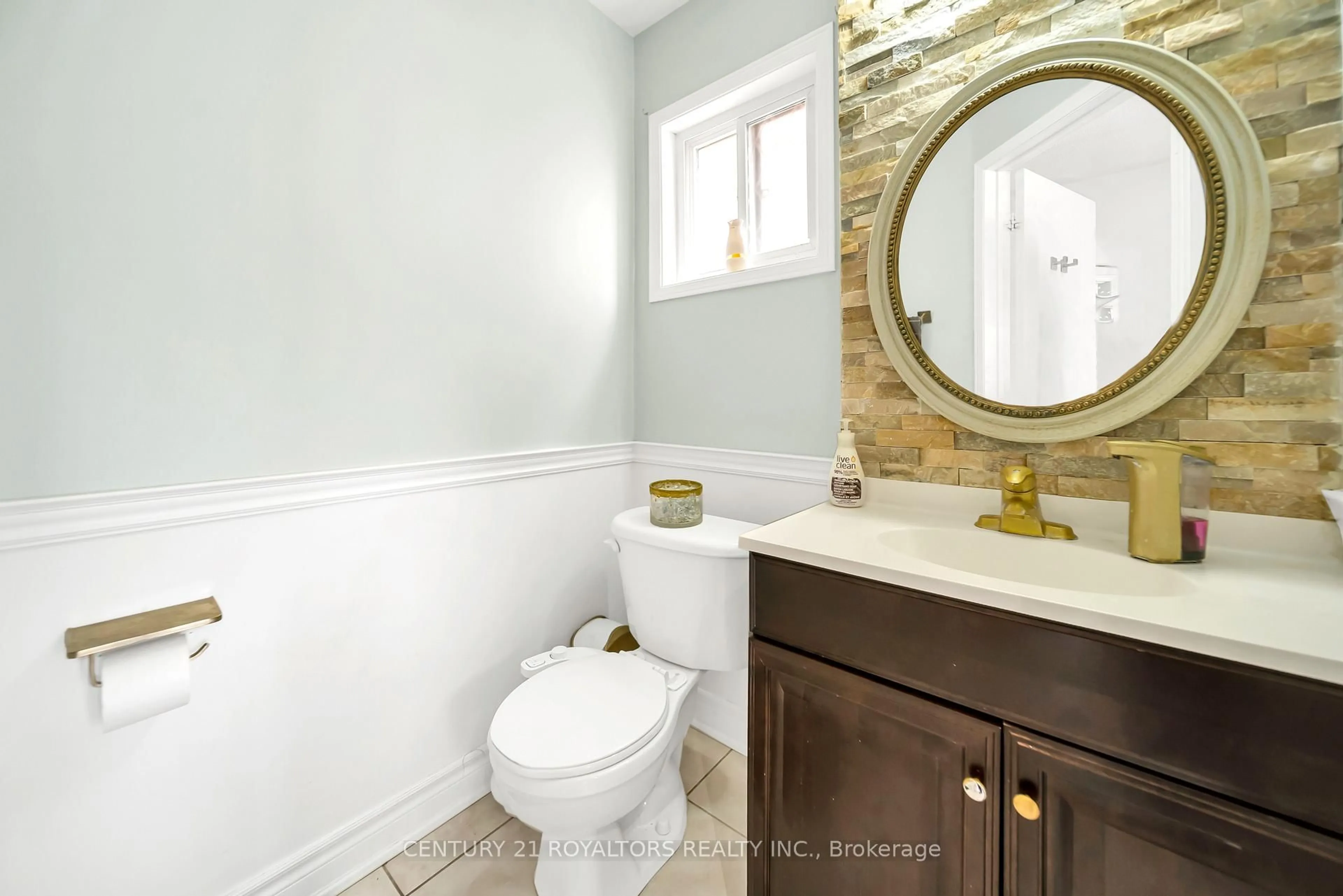 Standard bathroom, ceramic/tile floor for 5 Farthingale Cres, Brampton Ontario L7A 1R3
