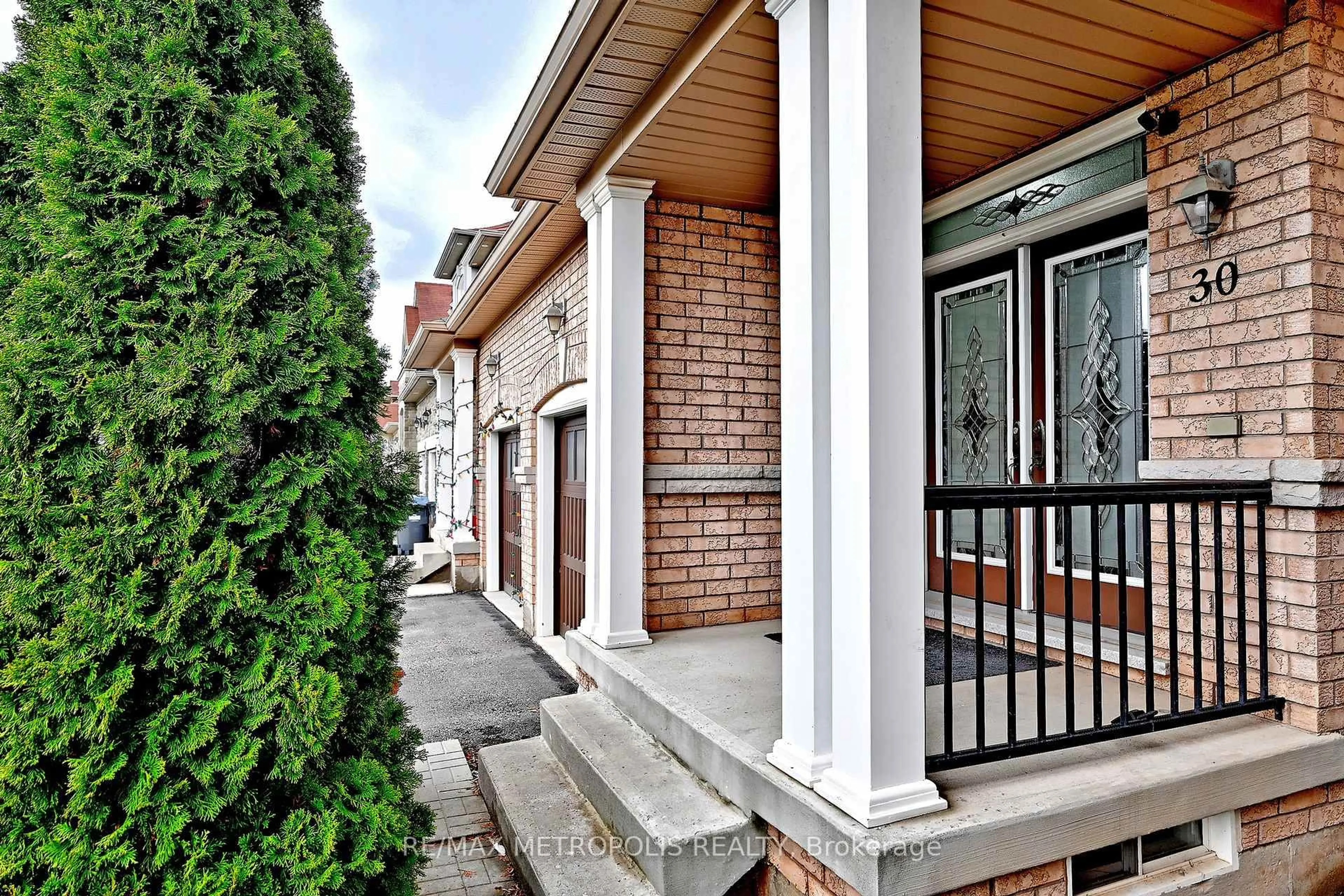 Unknown for 30 Wasaga Rd, Brampton Ontario L6X 3B1