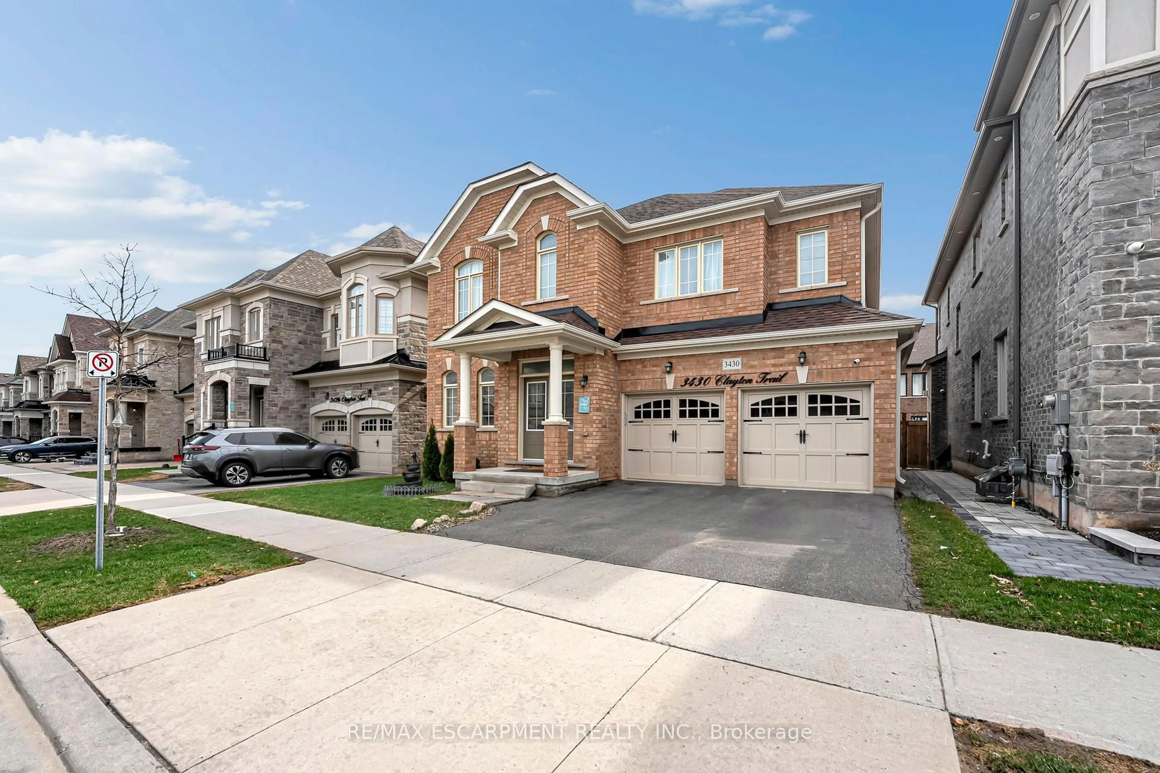 Home with brick exterior material, street for 3430 CLAYTON Tr, Oakville Ontario L6H 0Z1