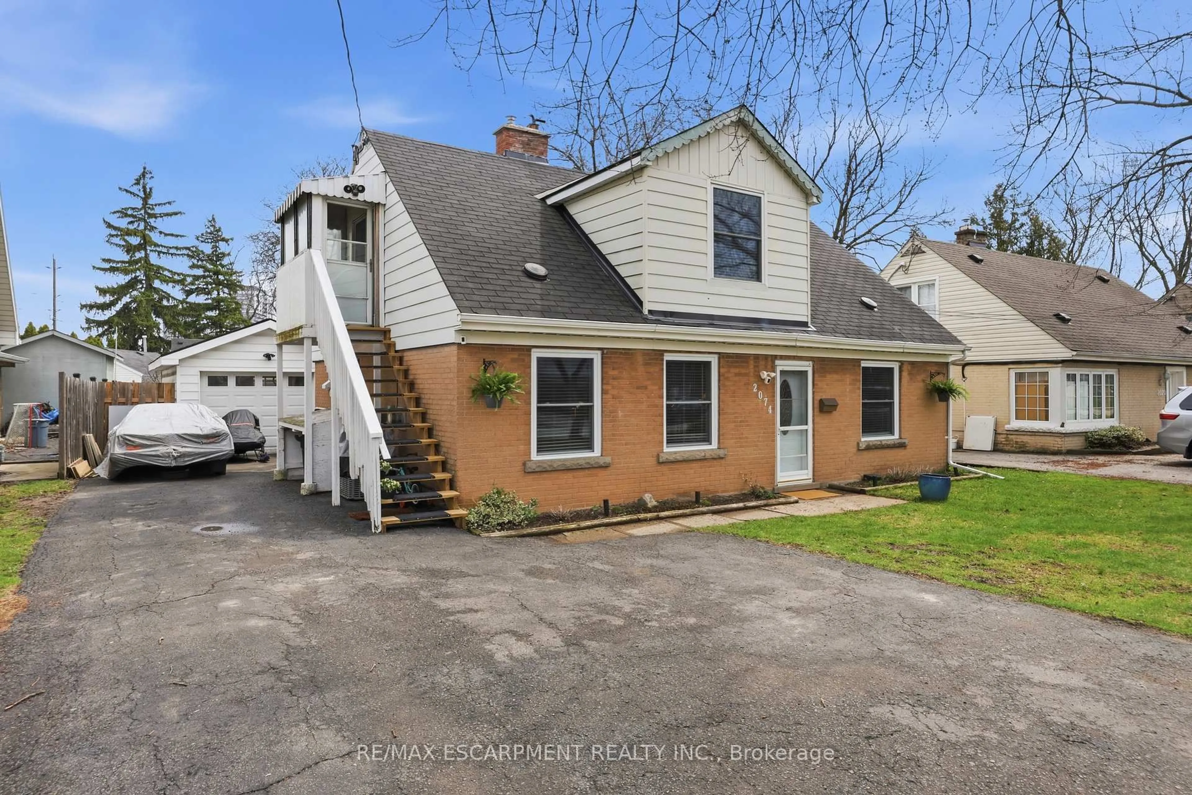 Unknown for 2074 Churchill Ave, Burlington Ontario L7R 3T7