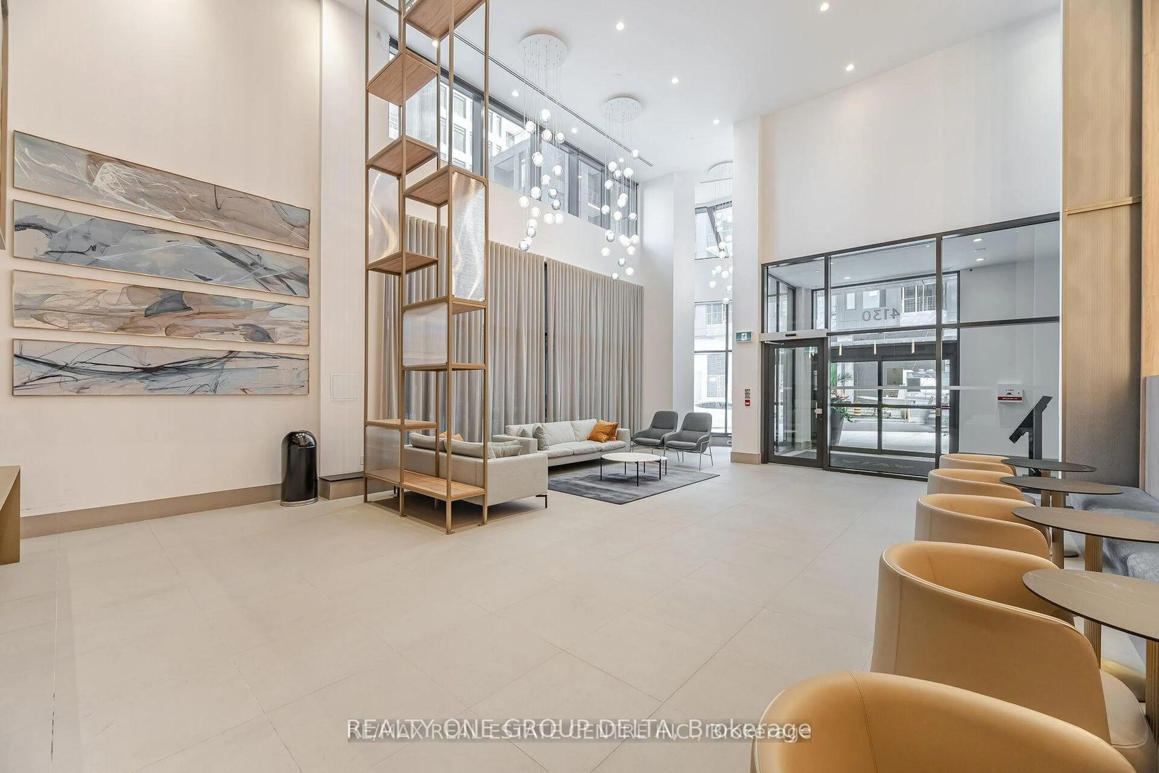 Indoor foyer for 4130 Parkside Village Dr #502, Mississauga Ontario L5B 3M8