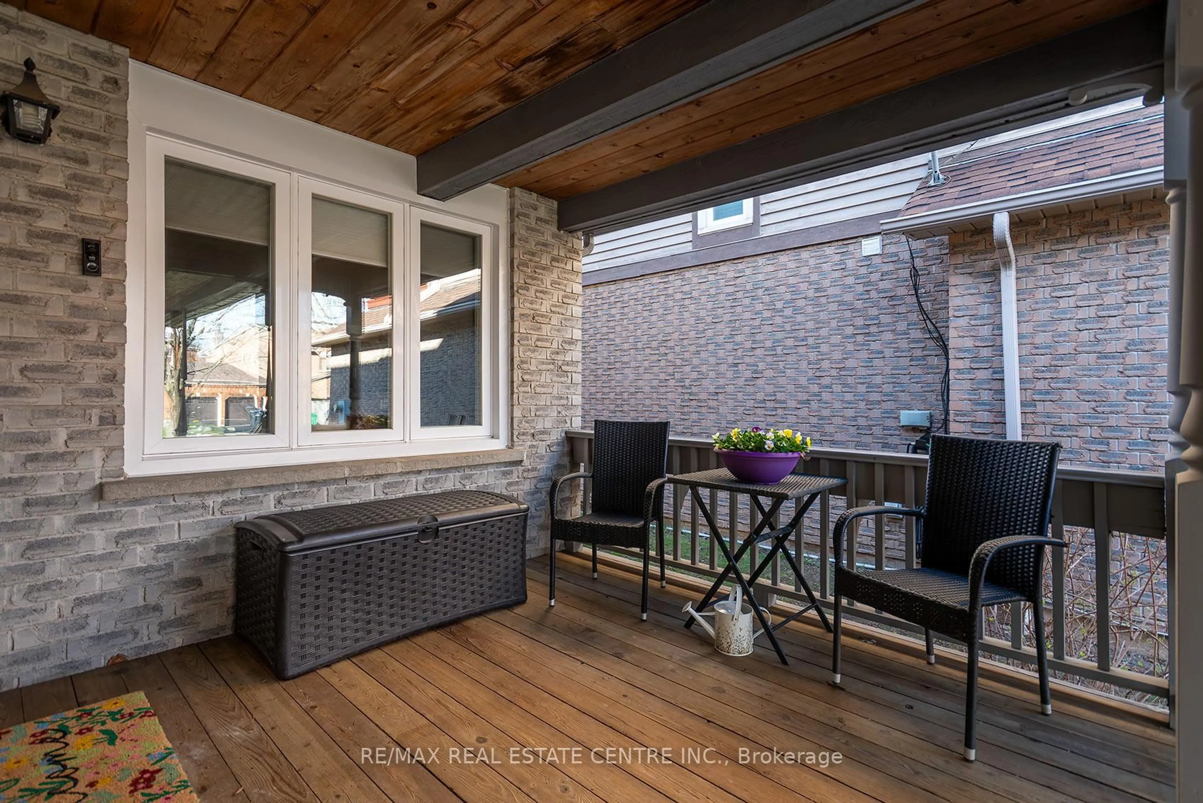 Patio, street for 2529 Willowburne Dr, Mississauga Ontario L5M 5E9