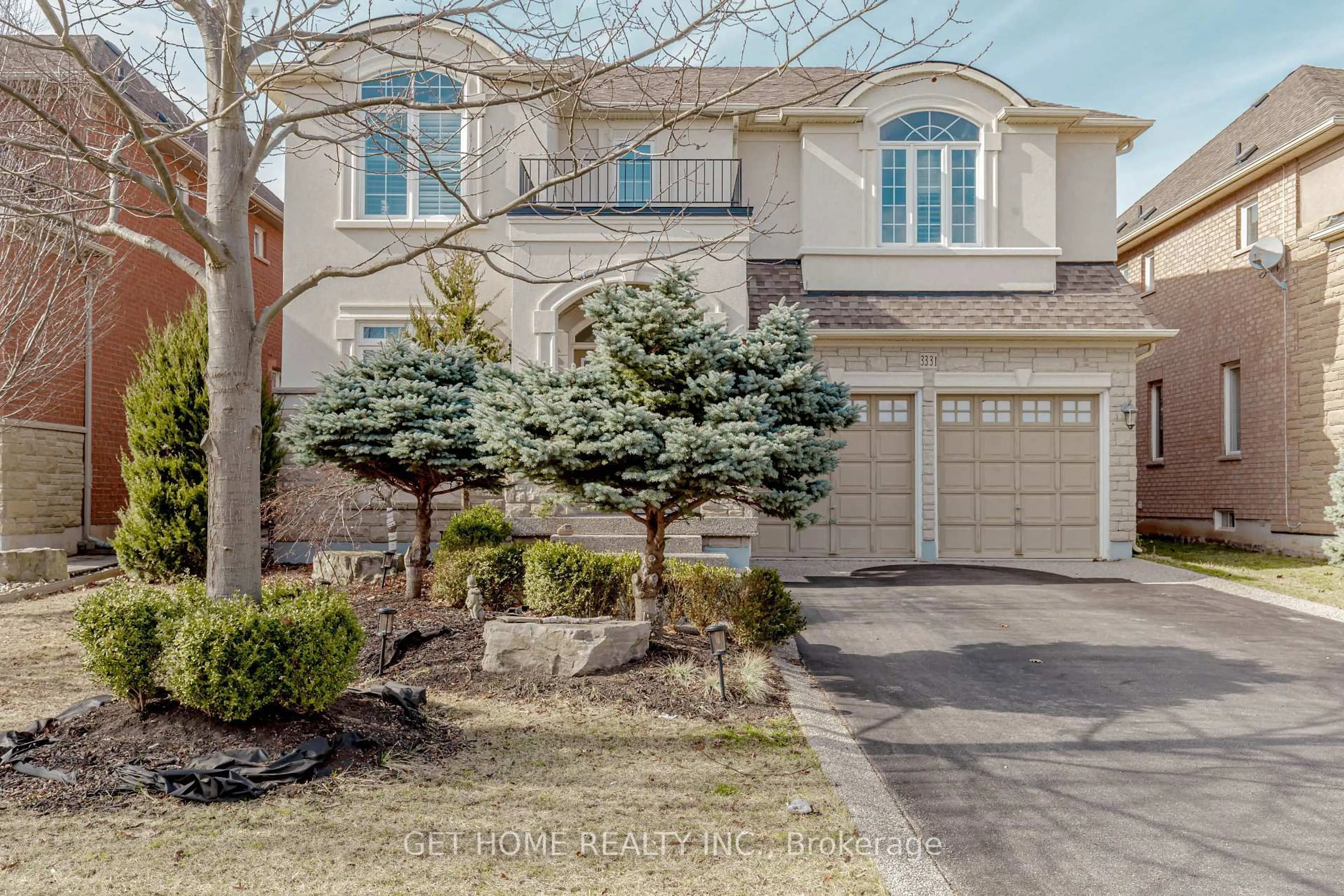 Home with brick exterior material, street for 3331 Fox Run Circ, Oakville Ontario L6L 6W4