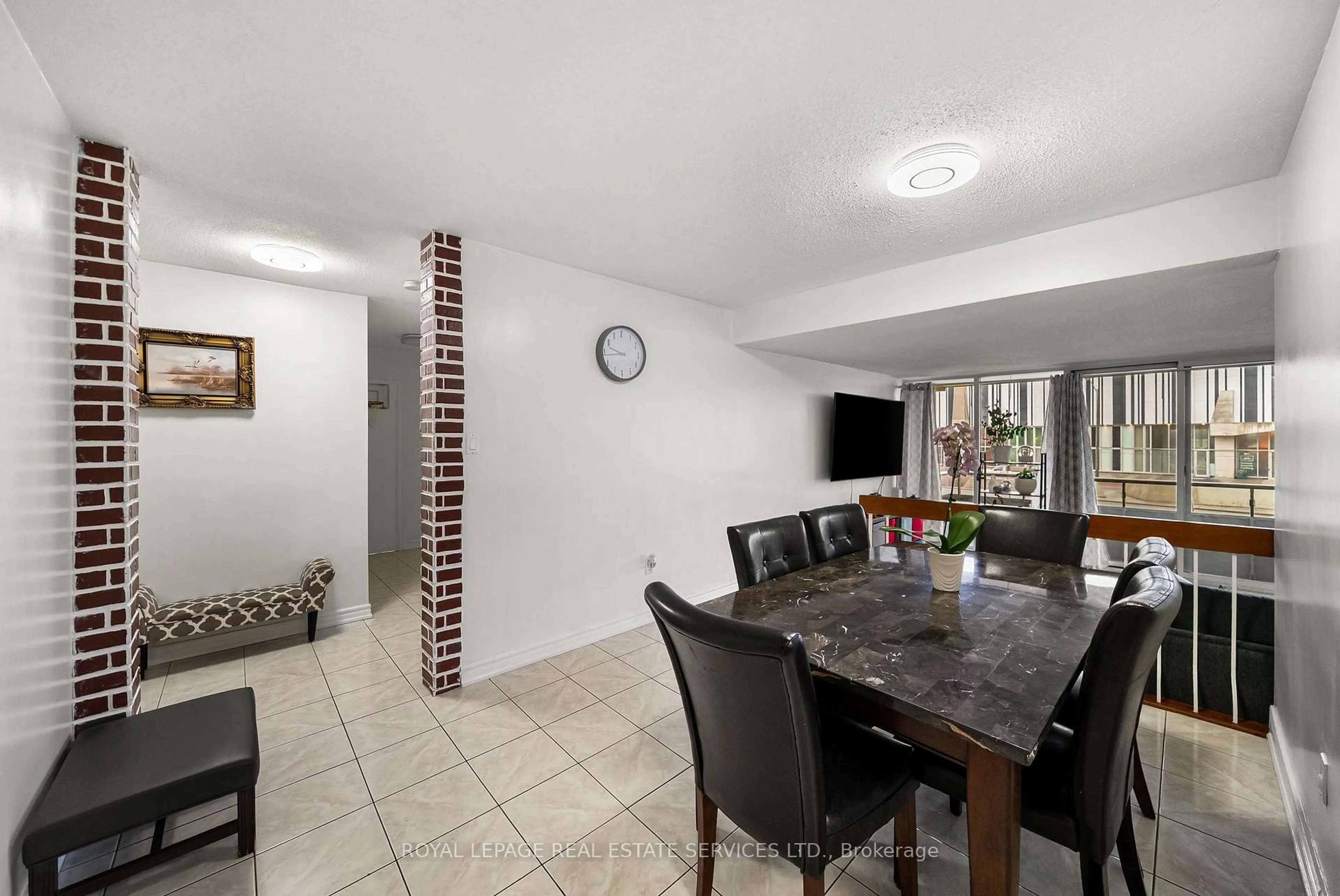 Dining room, unknown for 1 Four Winds Dr #211, Toronto Ontario M3J 2T1