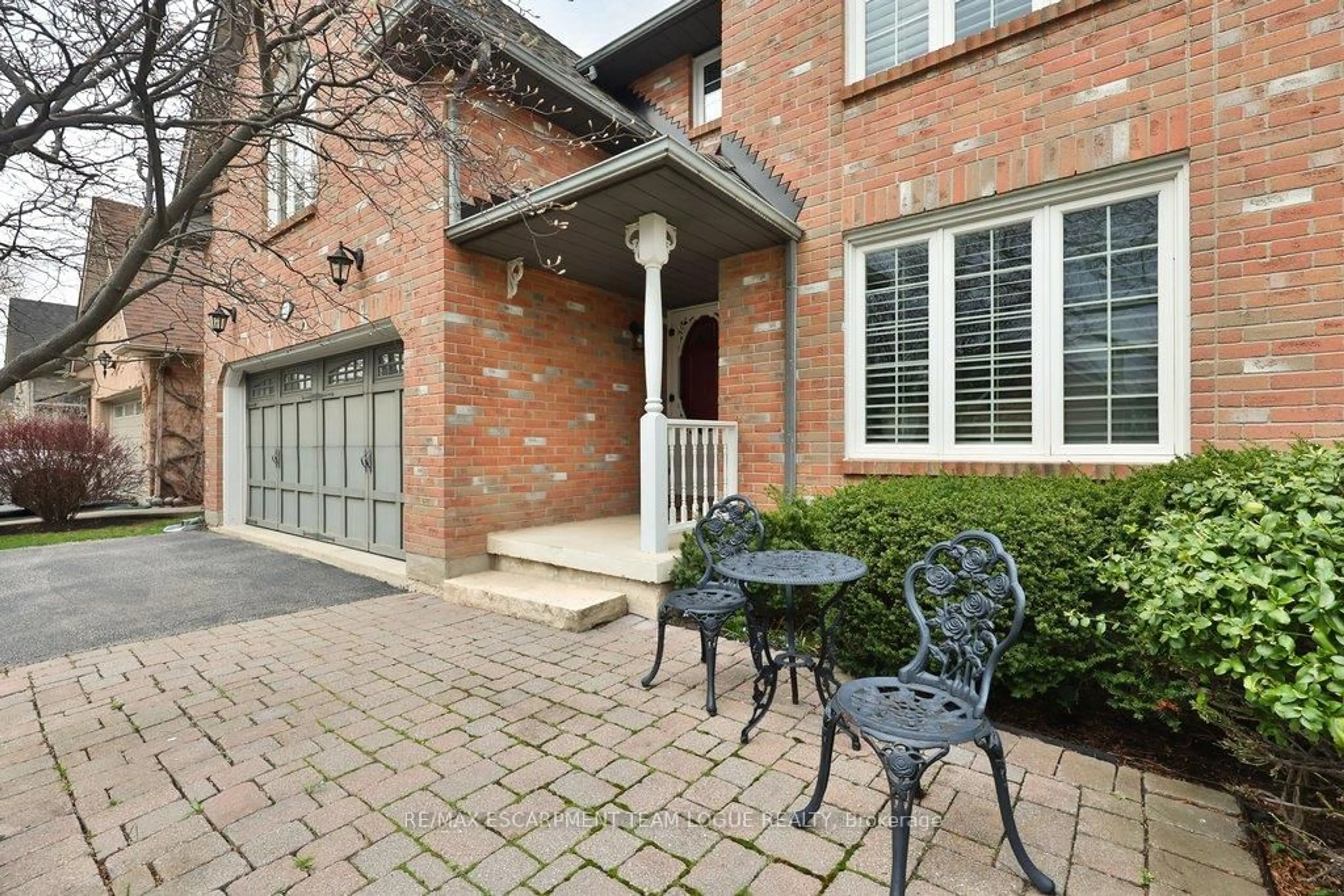 Home with brick exterior material, street for 2111 KEVIN Cres, Burlington Ontario L7M 4E3