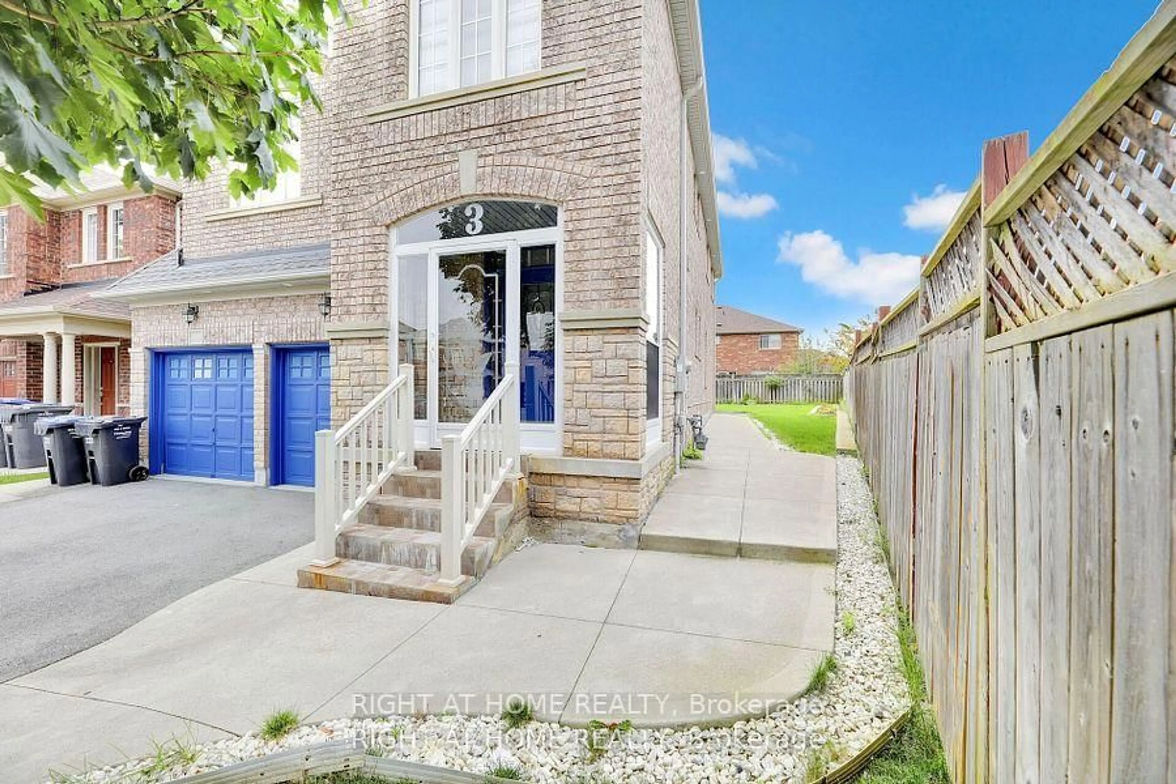 Home with brick exterior material, street for 3 SILVERBELL Crt, Brampton Ontario L7A 3V3