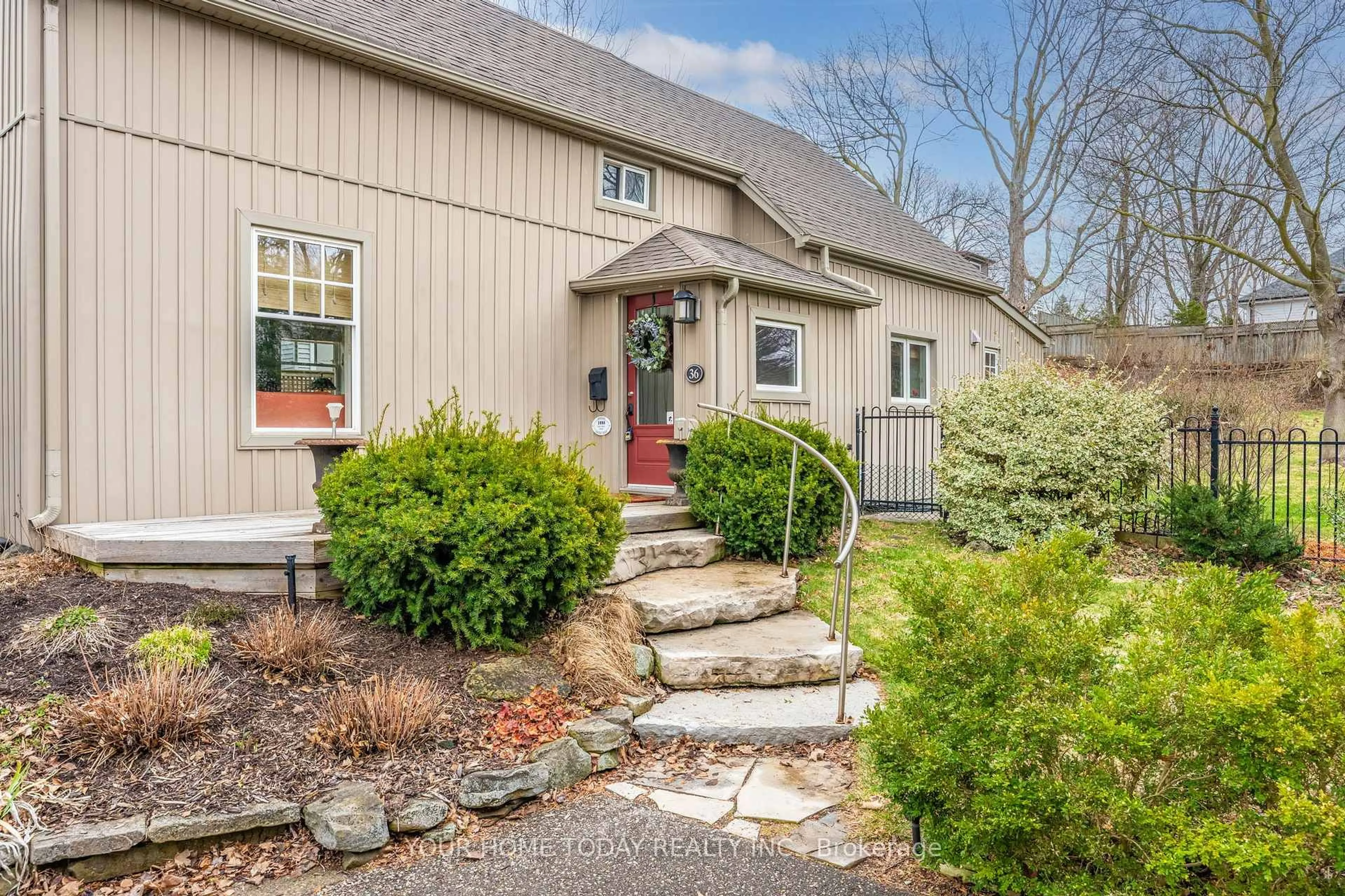 Unknown for 36 Queen St, Halton Hills Ontario L7G 2E6