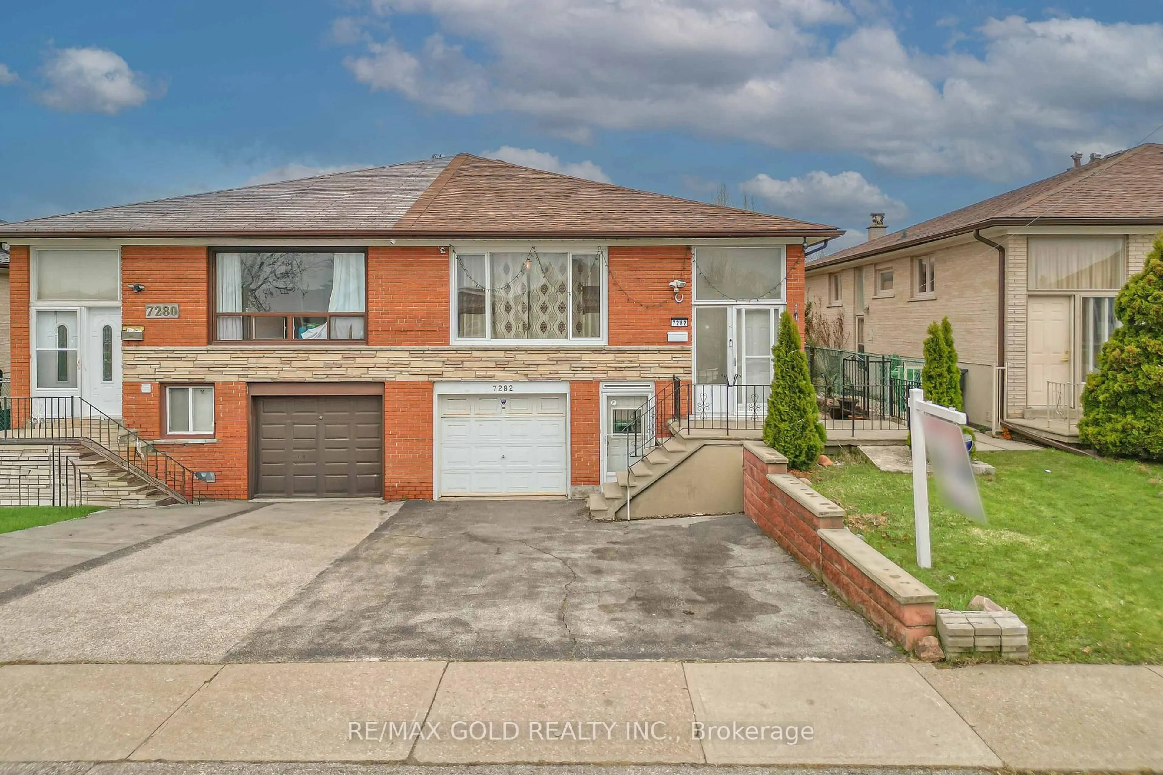 Home with brick exterior material, street for 7282 Shallford Rd, Mississauga Ontario L4T 2P7