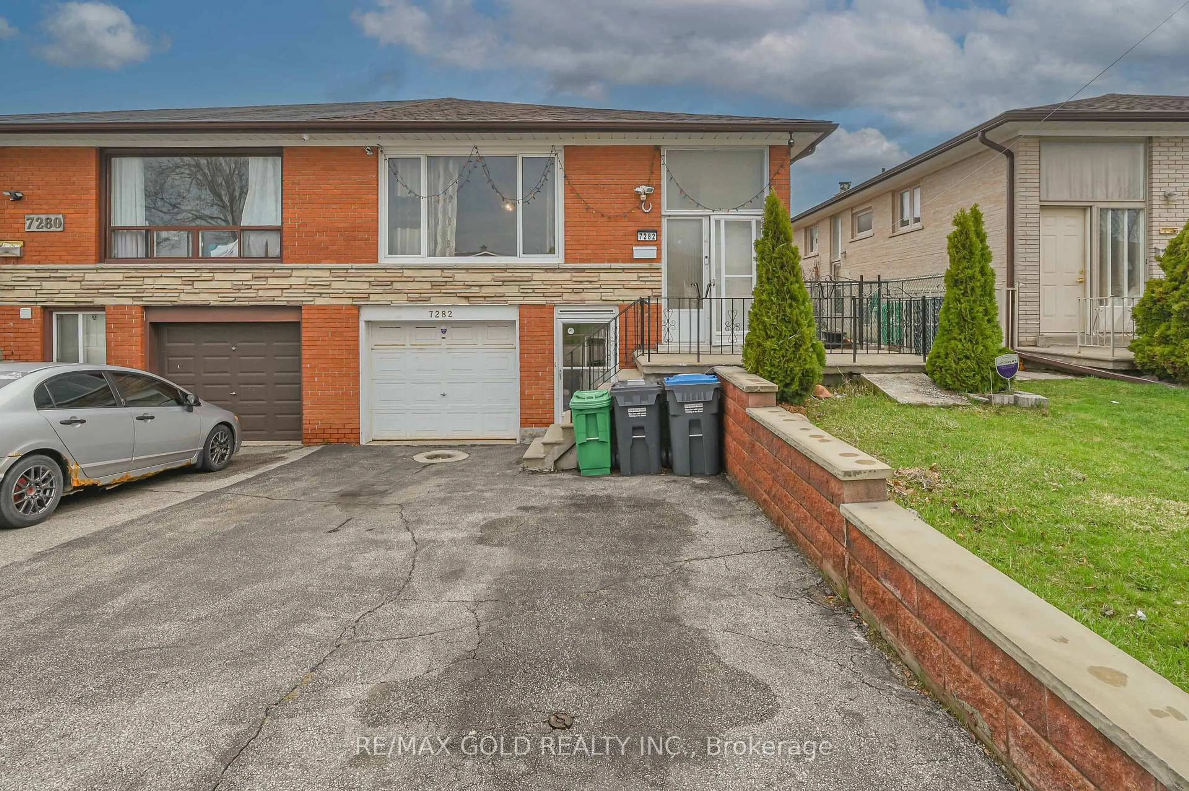 Unknown for 7282 Shallford Rd, Mississauga Ontario L4T 2P7