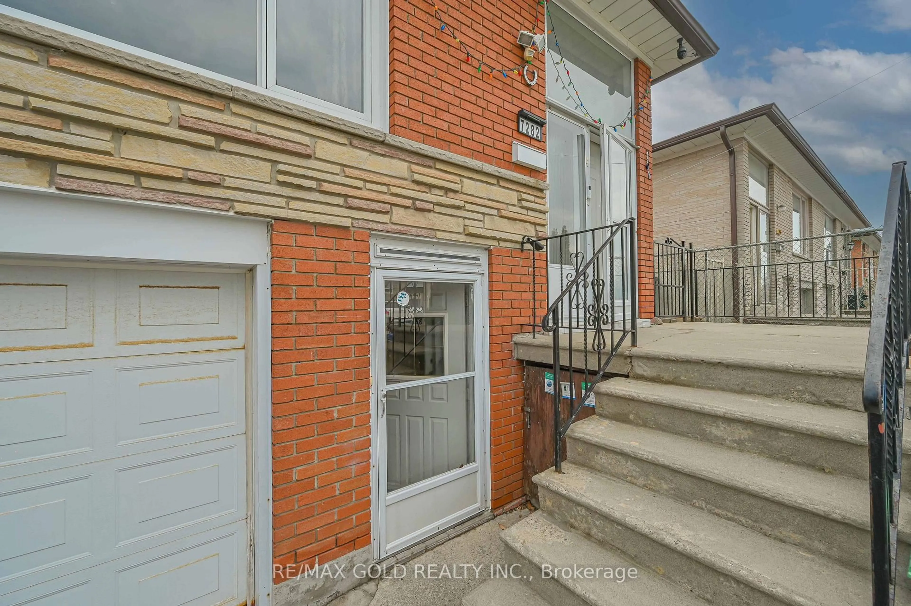 Unknown for 7282 Shallford Rd, Mississauga Ontario L4T 2P7