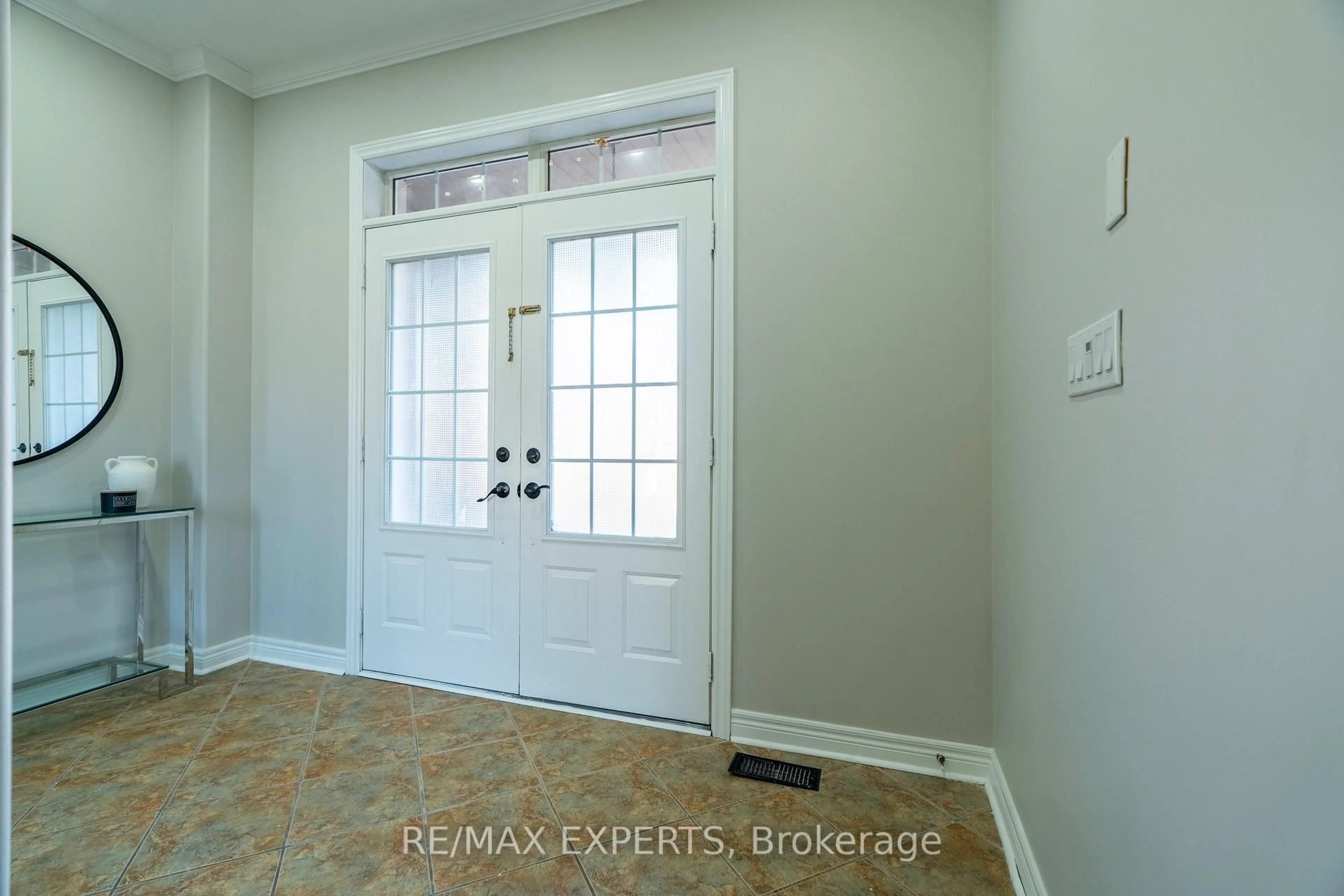 Indoor entryway for 96 Sedgewick Circ, Brampton Ontario L7A 2P6