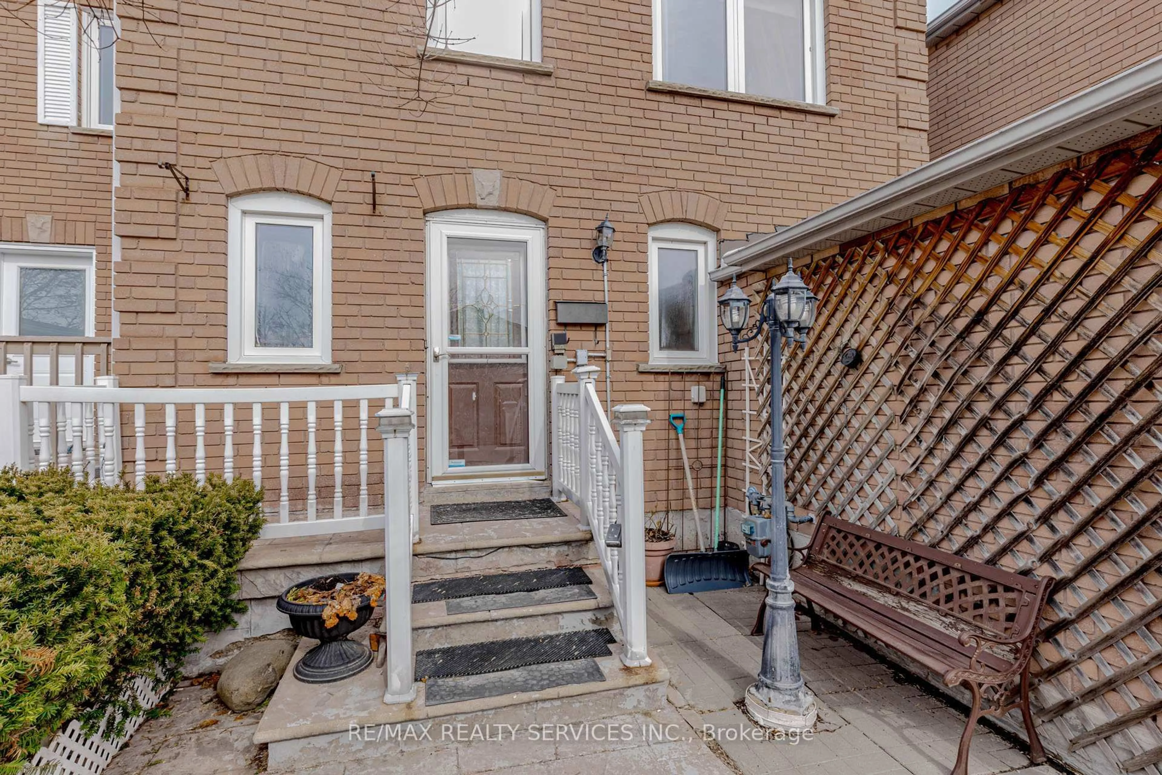 Unknown for 130 Cutters Cres, Brampton Ontario L6Y 4J8