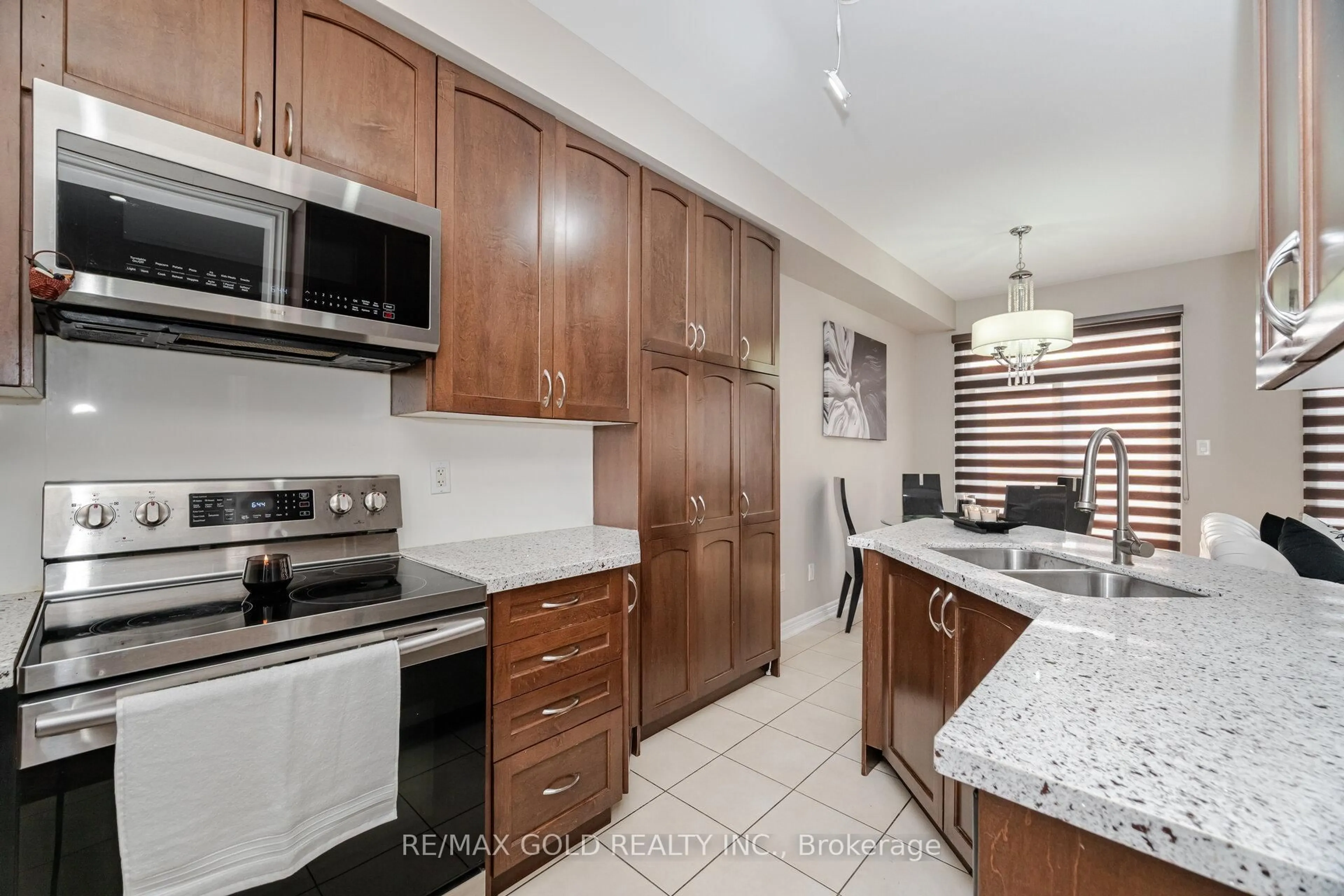 Unknown for 11 Seedland Cres, Brampton Ontario L6R 0Z6