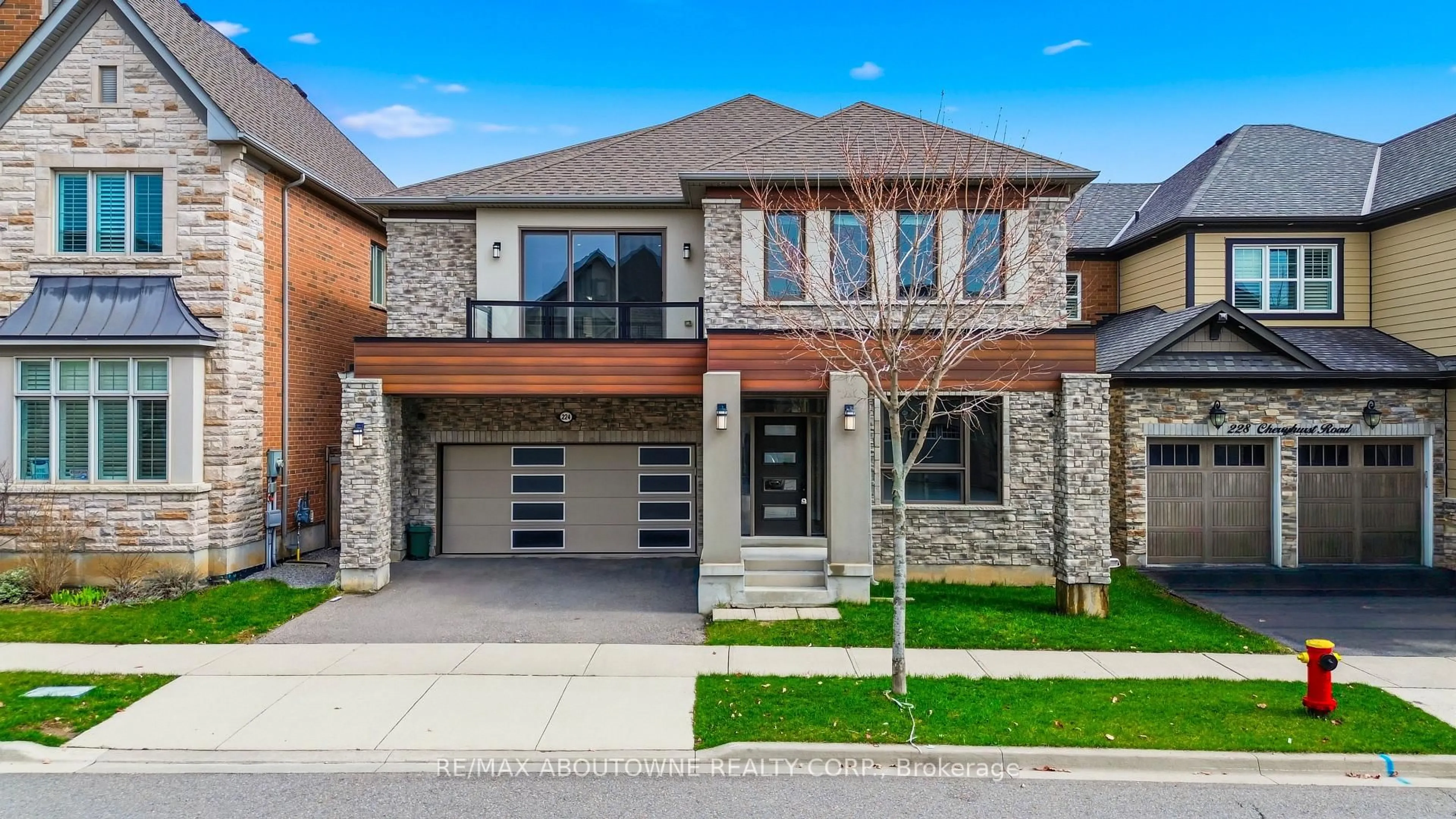 Home with brick exterior material, street for 224 Cherryhurst Rd, Oakville Ontario L6M 0Z7