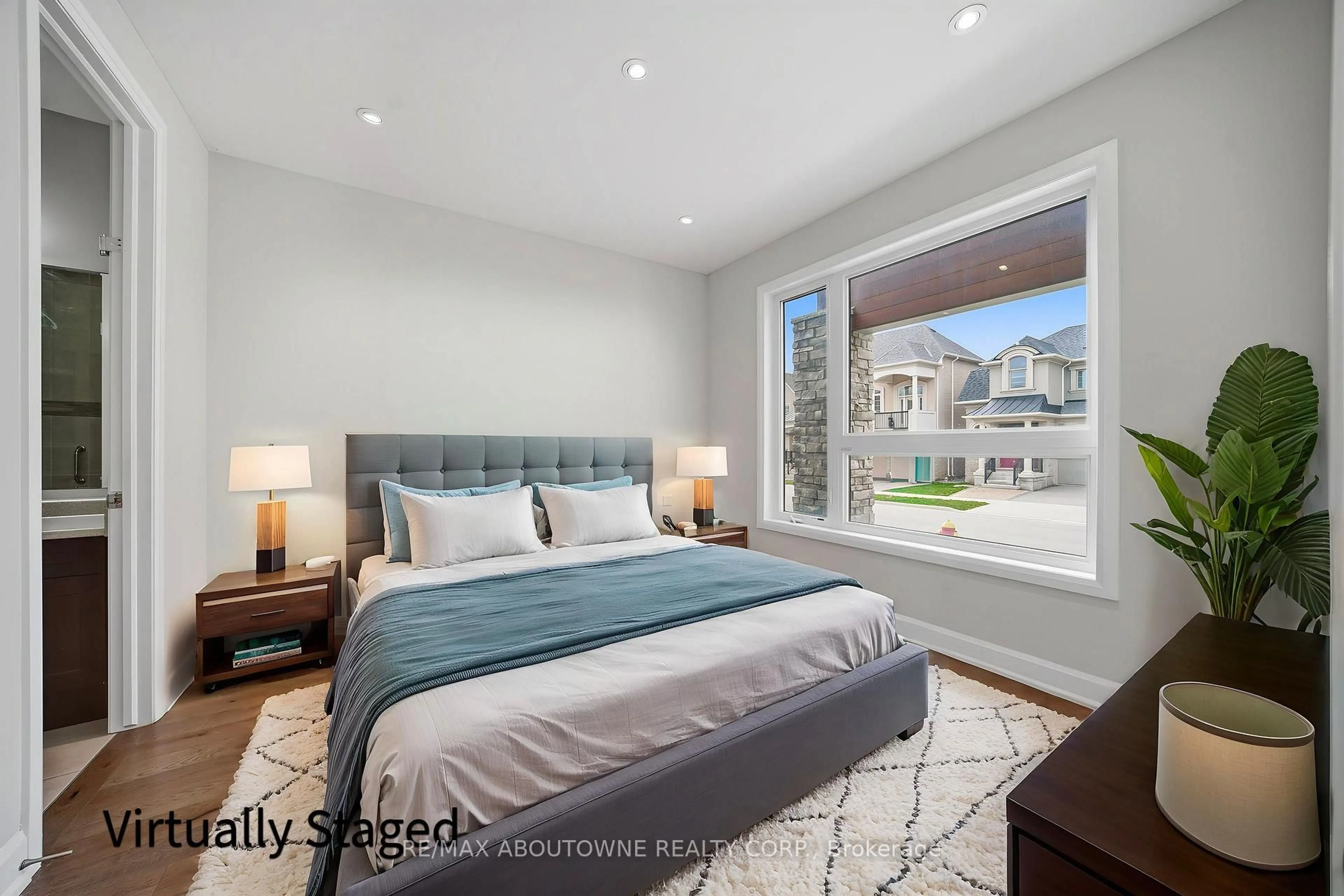 Bedroom with bed, unknown for 224 Cherryhurst Rd, Oakville Ontario L6M 0Z7