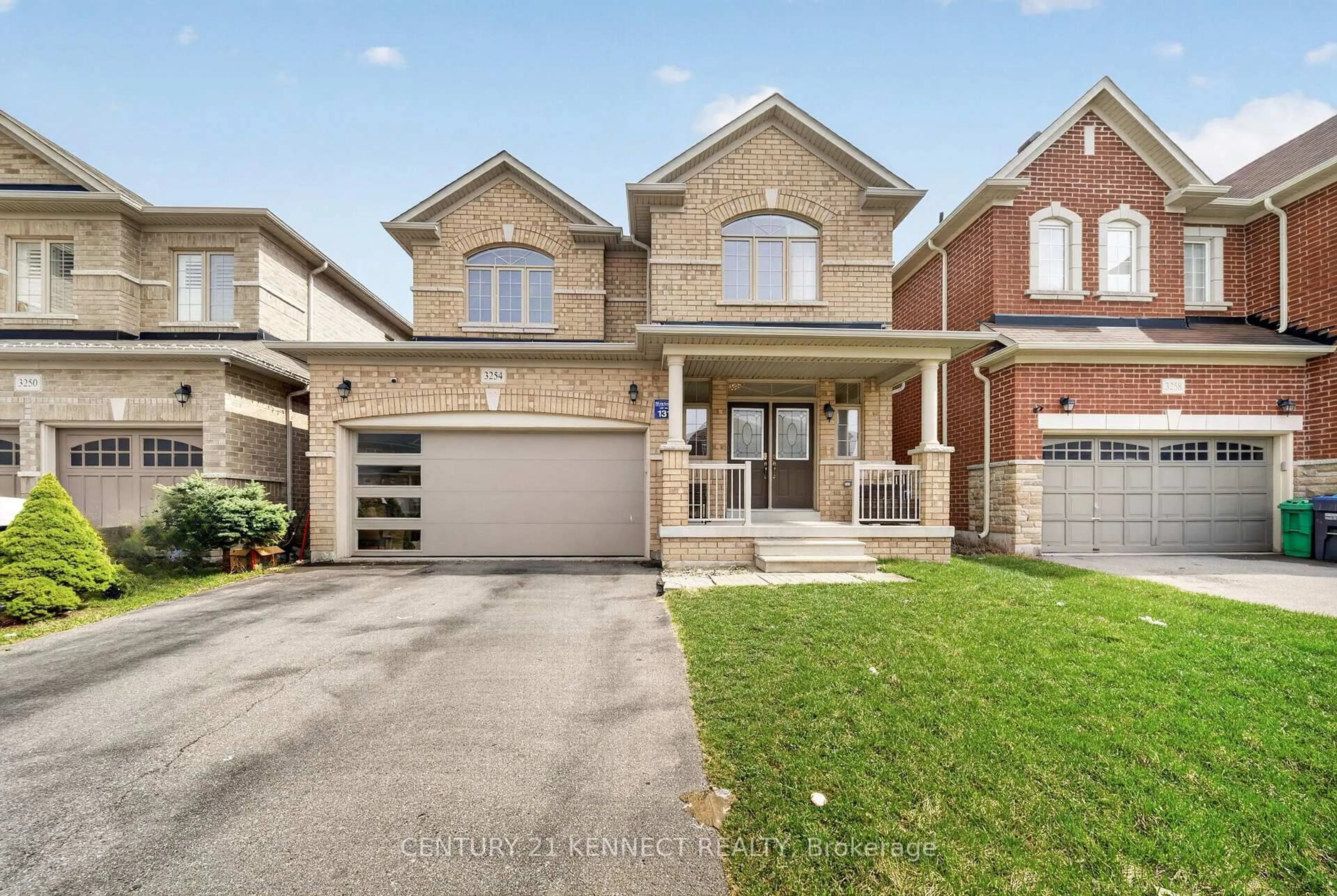 Home with brick exterior material, street for 3254 Edwyna Dr, Mississauga Ontario L5M 0V2