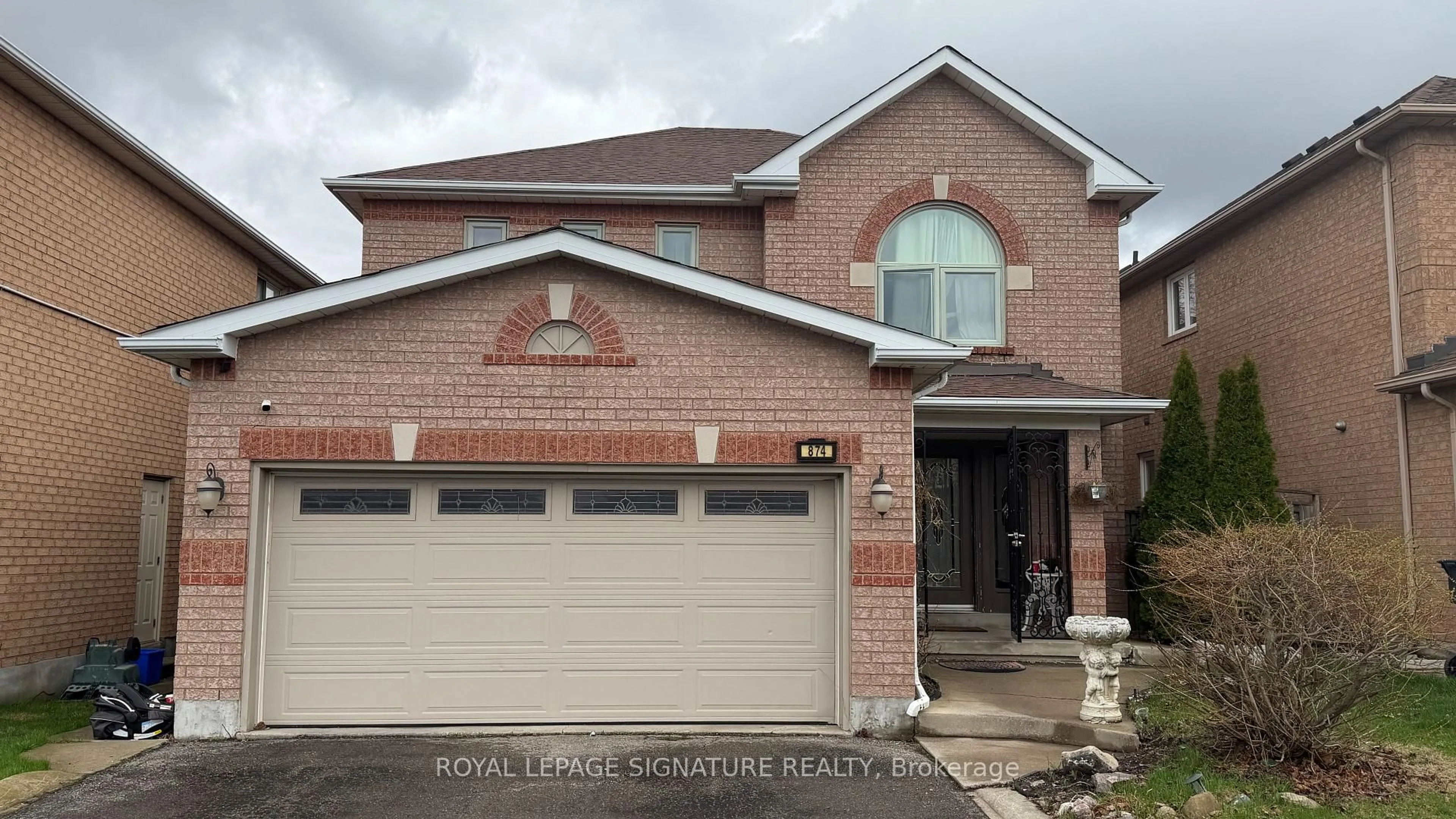 Home with brick exterior material, street for 874 Mantle Cres, Mississauga Ontario L5V 2G4