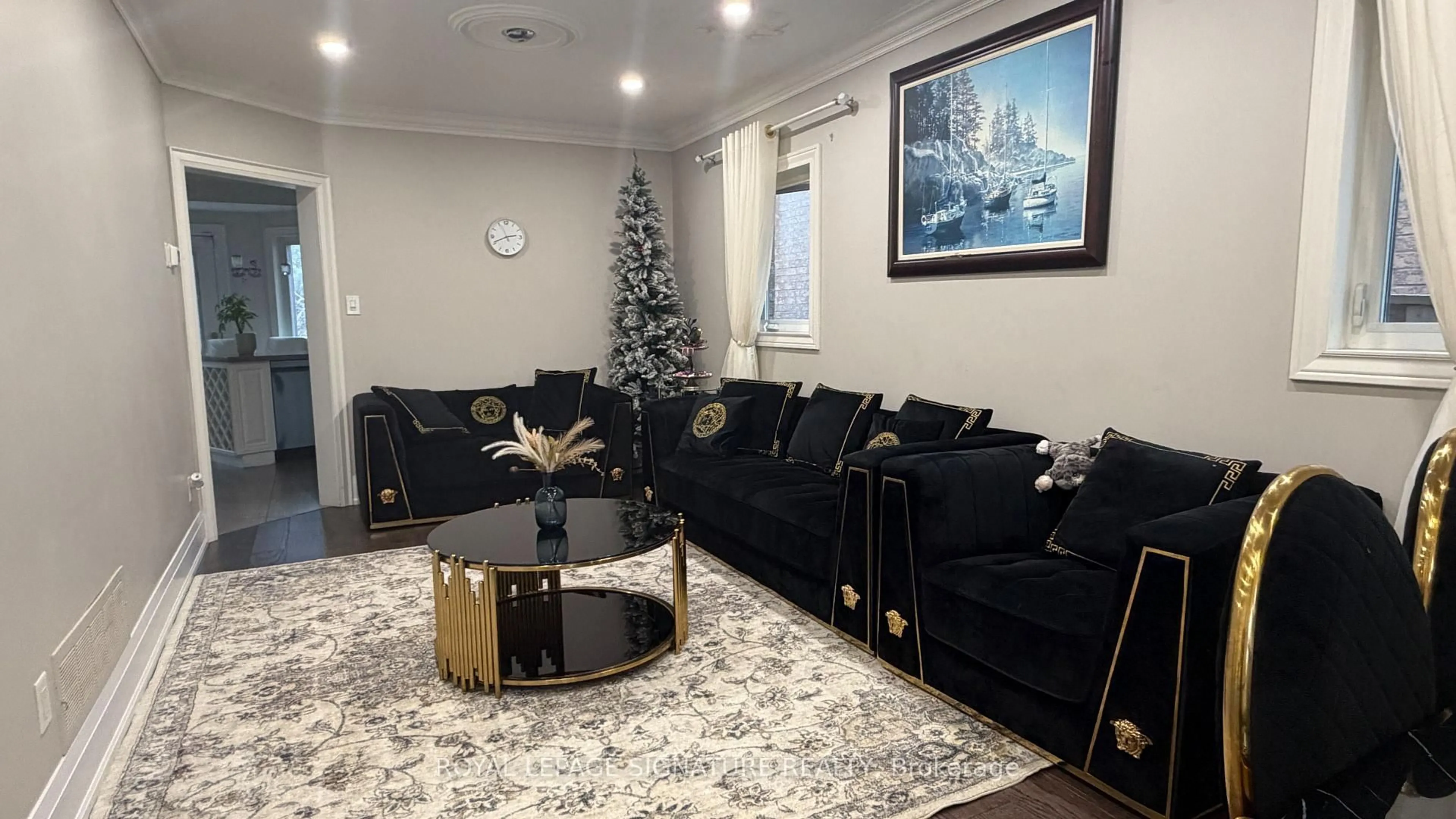Living room with furniture, unknown for 874 Mantle Cres, Mississauga Ontario L5V 2G4