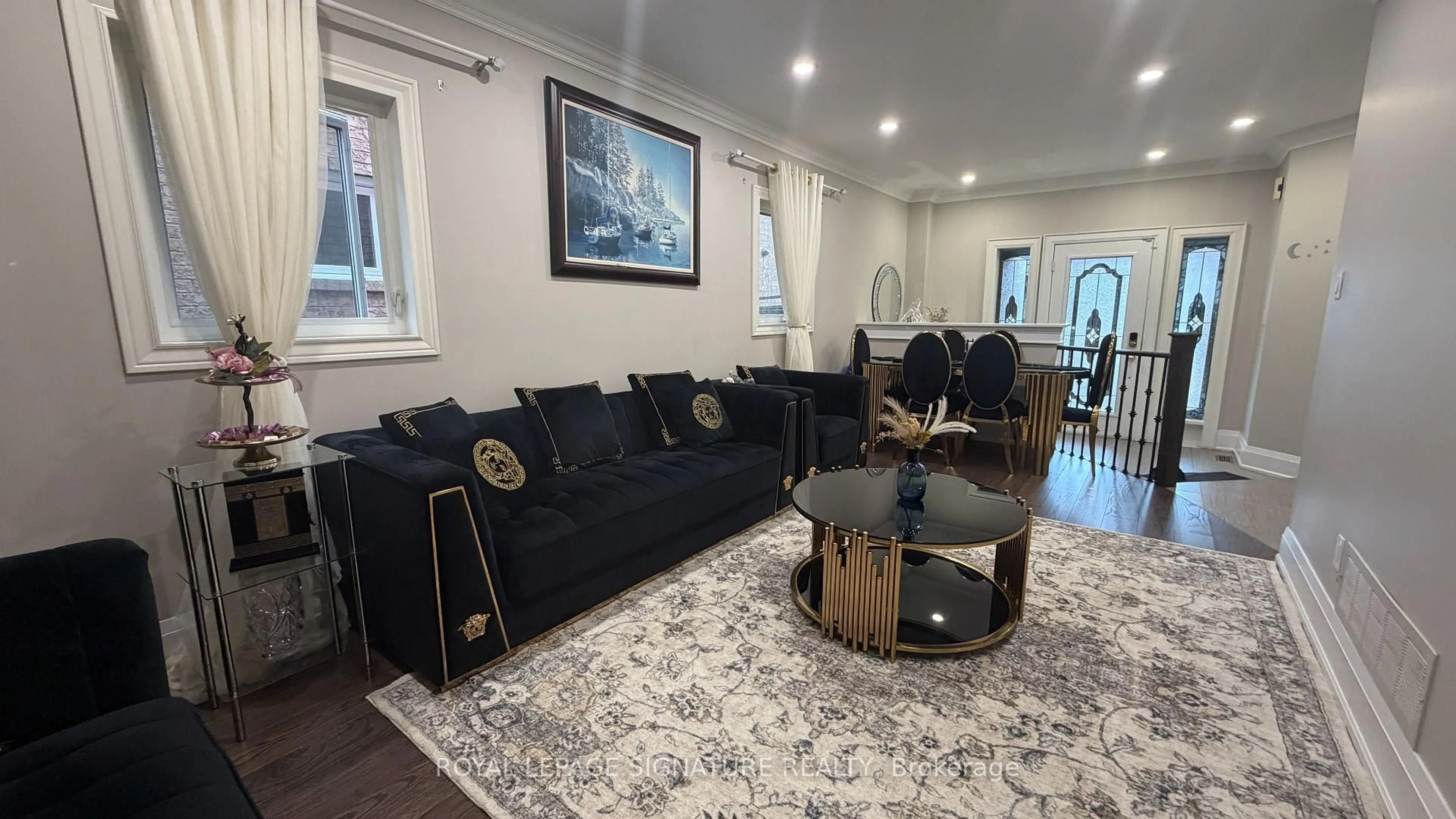 Living room with furniture, unknown for 874 Mantle Cres, Mississauga Ontario L5V 2G4