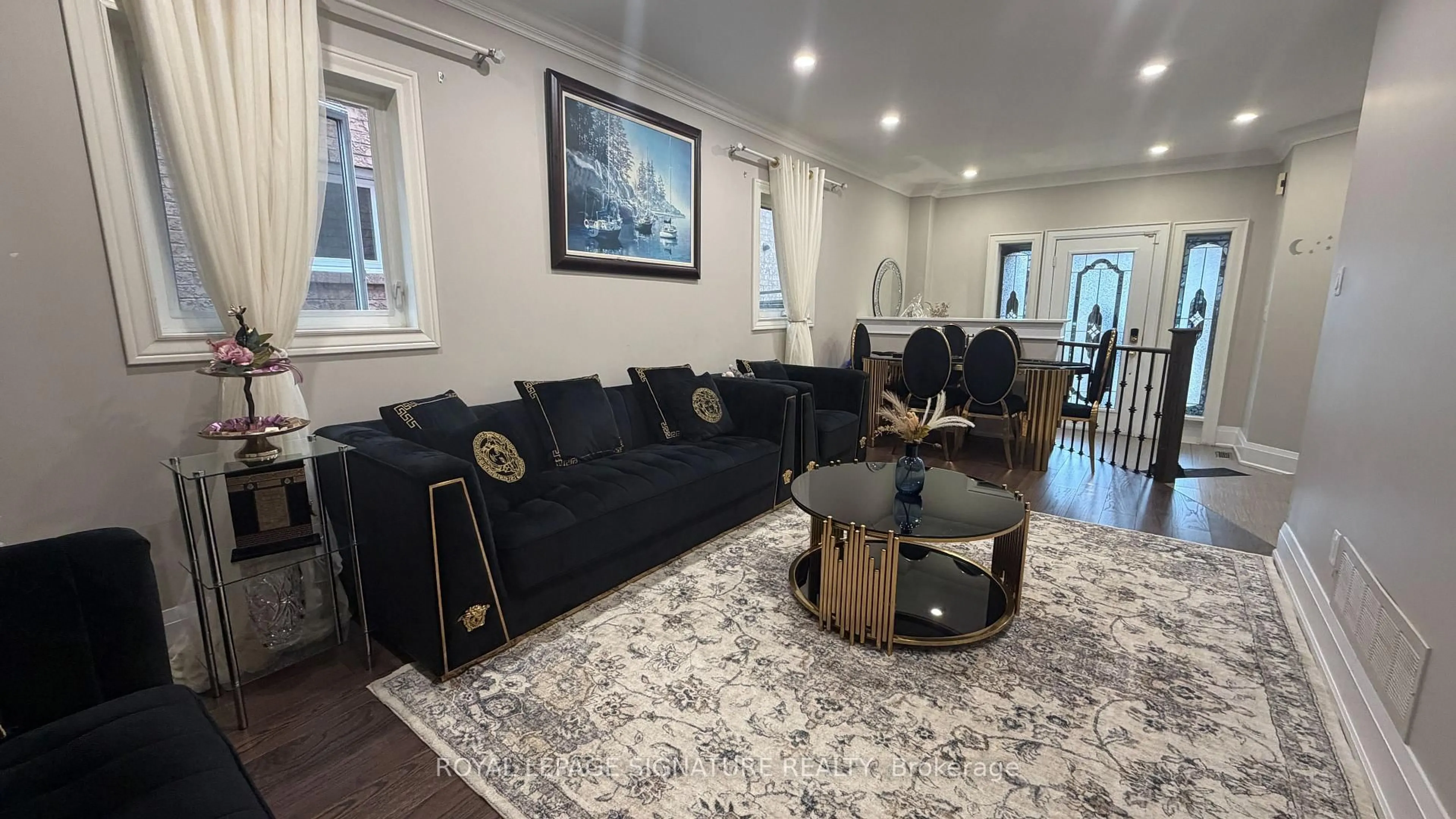 Living room with furniture, unknown for 874 Mantle Cres, Mississauga Ontario L5V 2G4