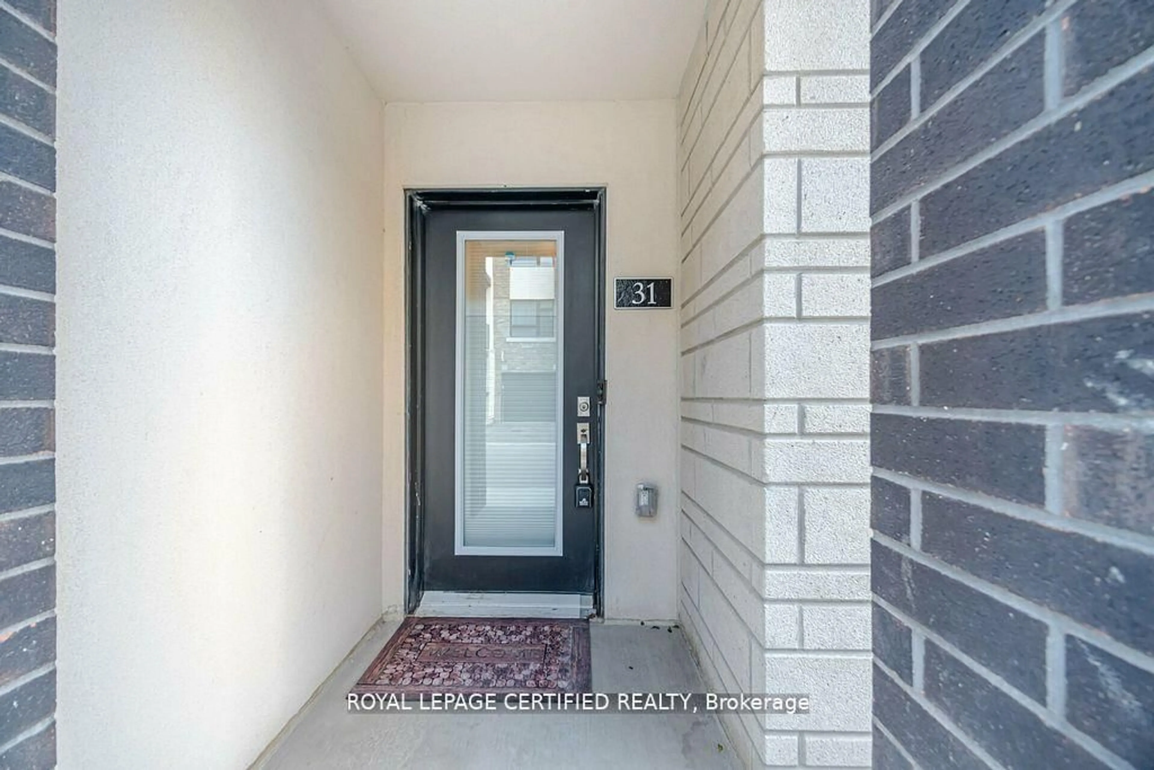 Indoor entryway for 1095 Cooke Blvd #31, Burlington Ontario L7T 0C4