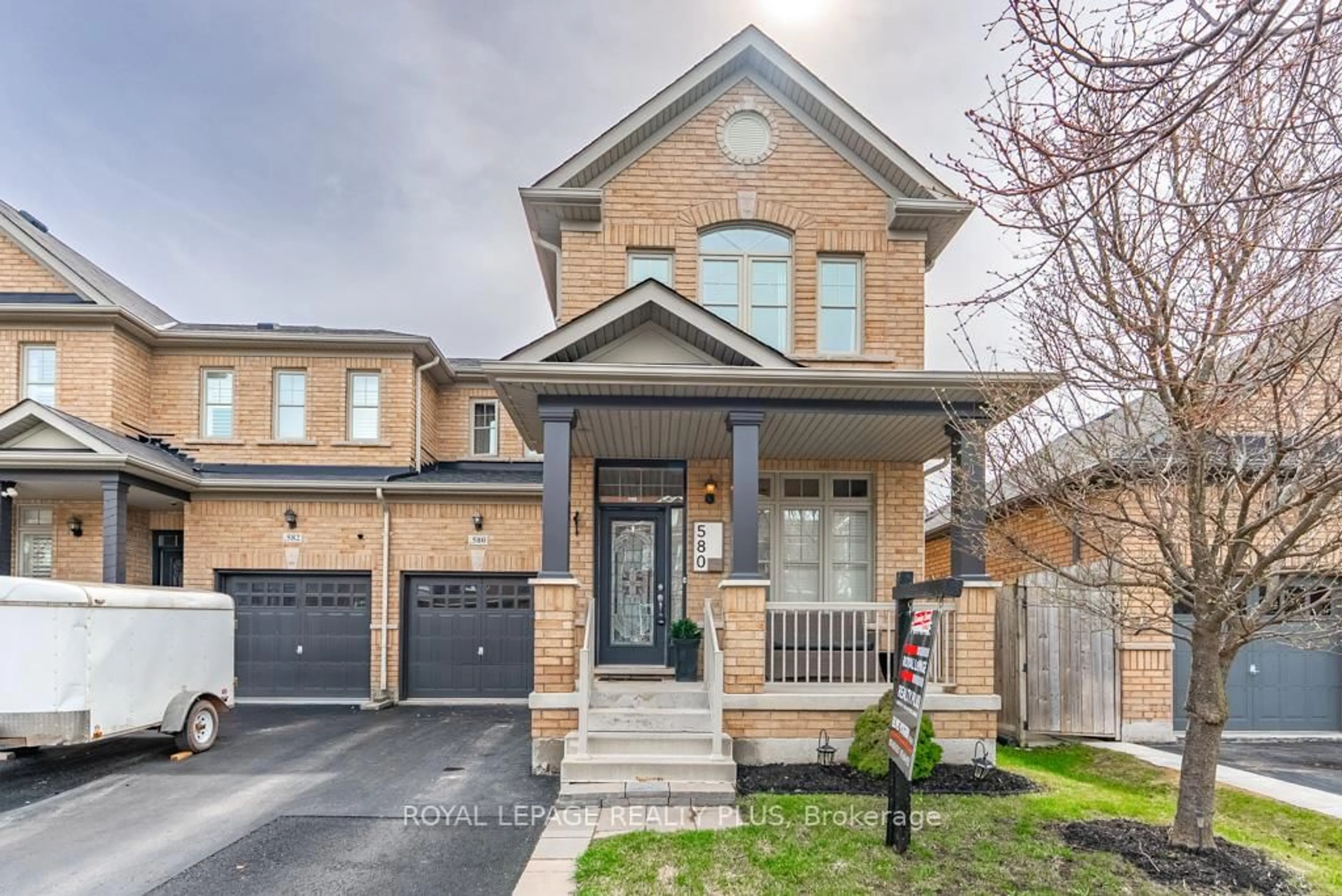 Home with brick exterior material, street for 580 Holland Hts, Milton Ontario L9T 0V9