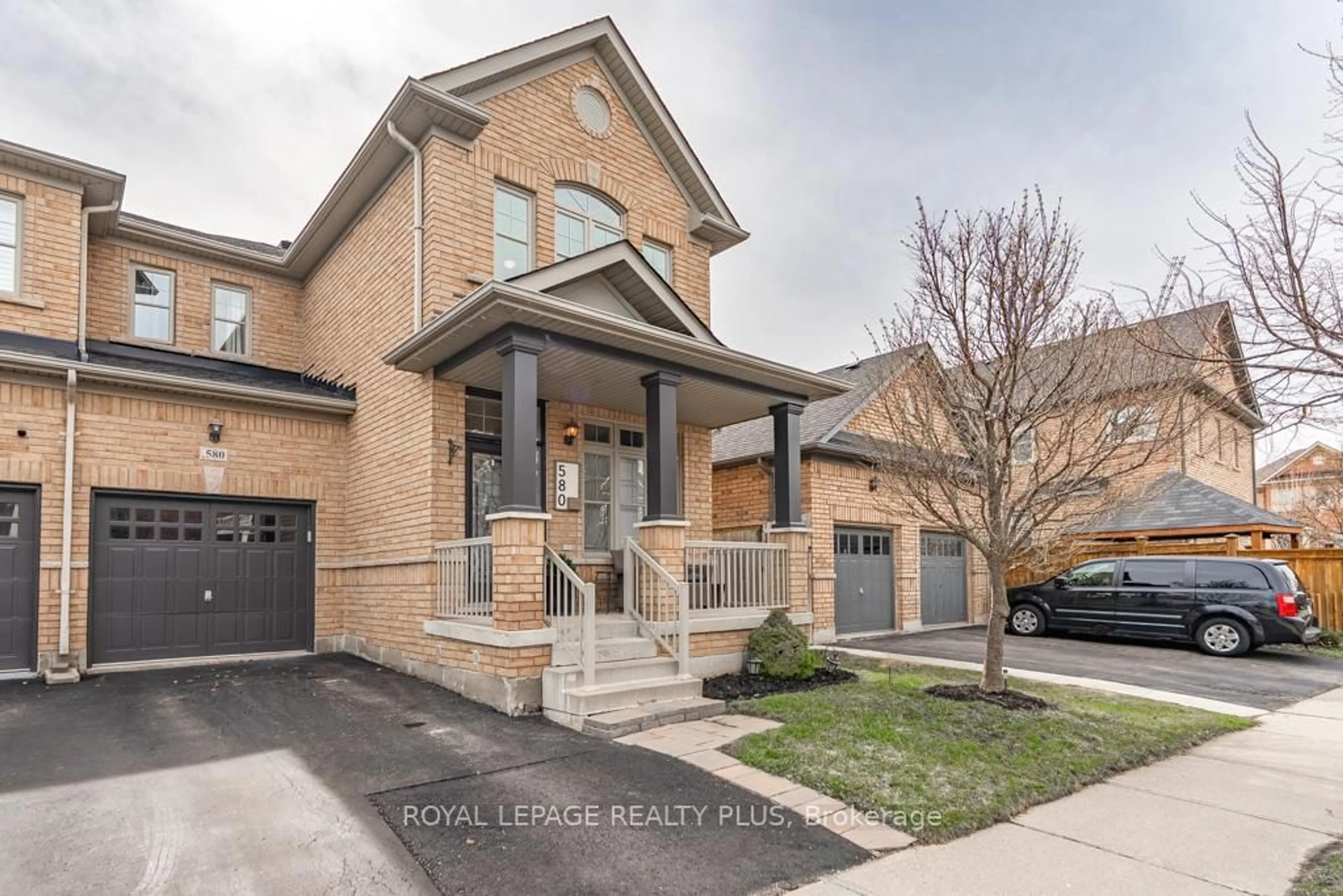 Home with brick exterior material, street for 580 Holland Hts, Milton Ontario L9T 0V9