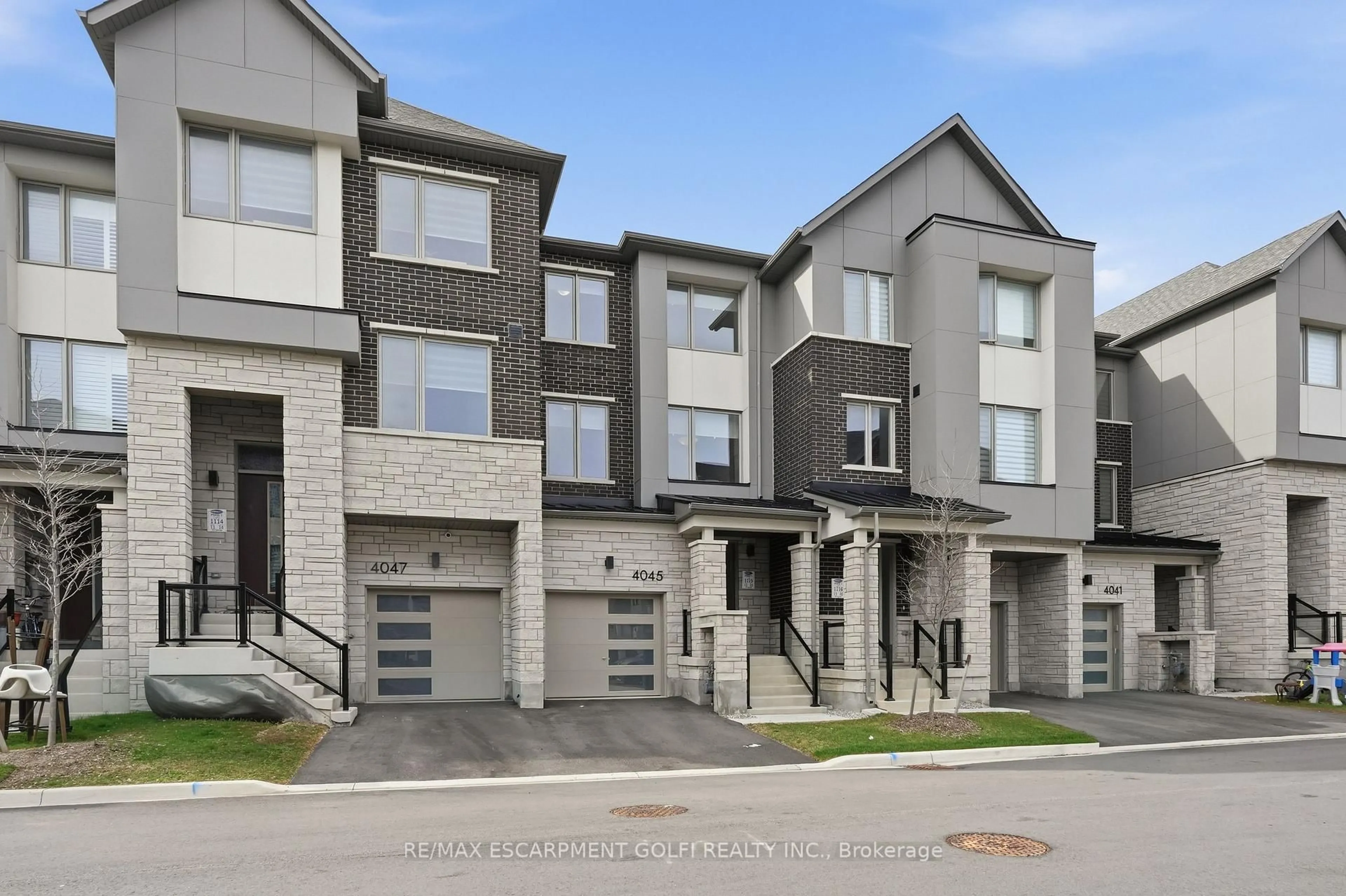 Unknown for 4045 Saida St, Mississauga Ontario L5M 2S8