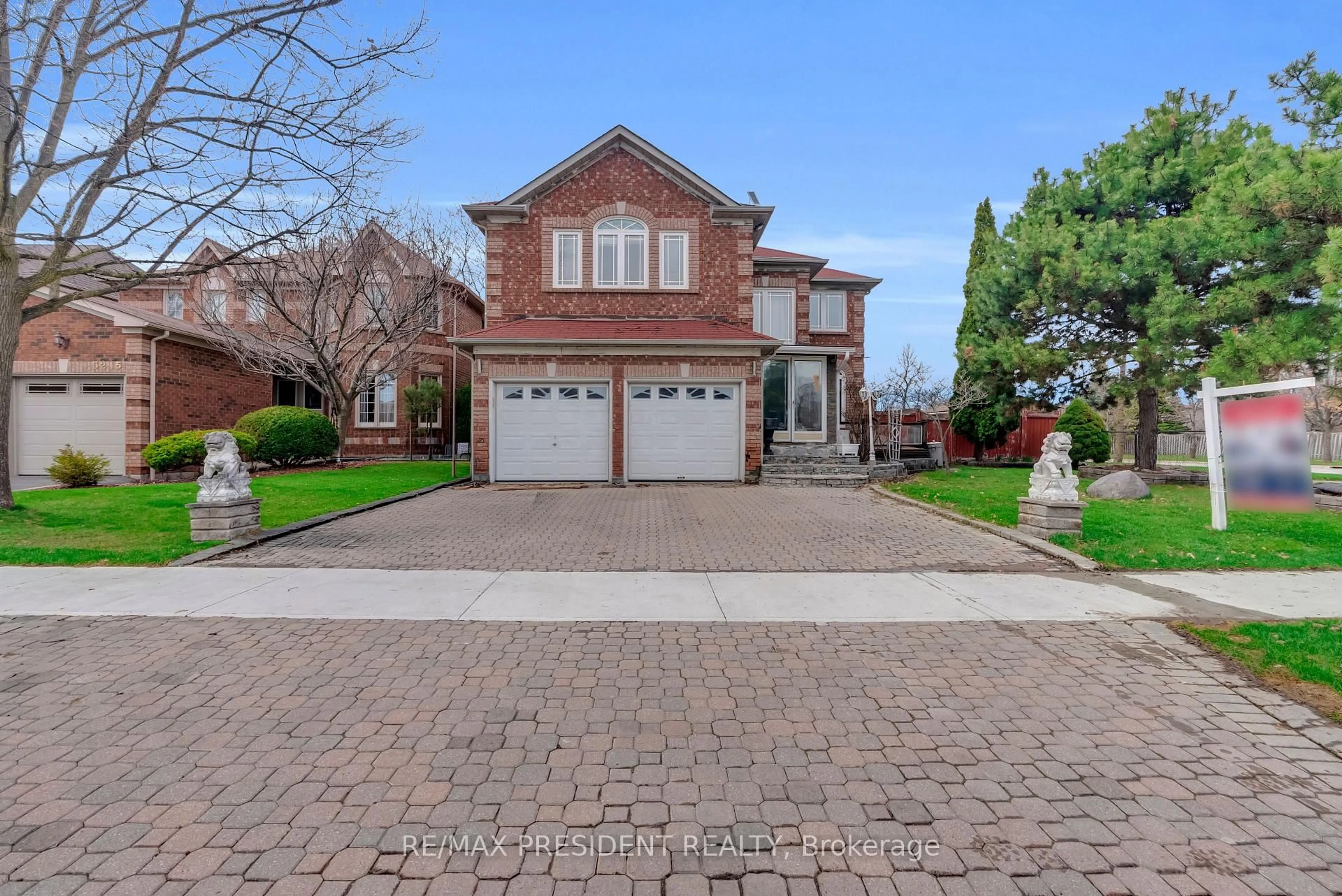 Home with brick exterior material, street for 3211 Bloomfield Dr, Mississauga Ontario L5N 6V2
