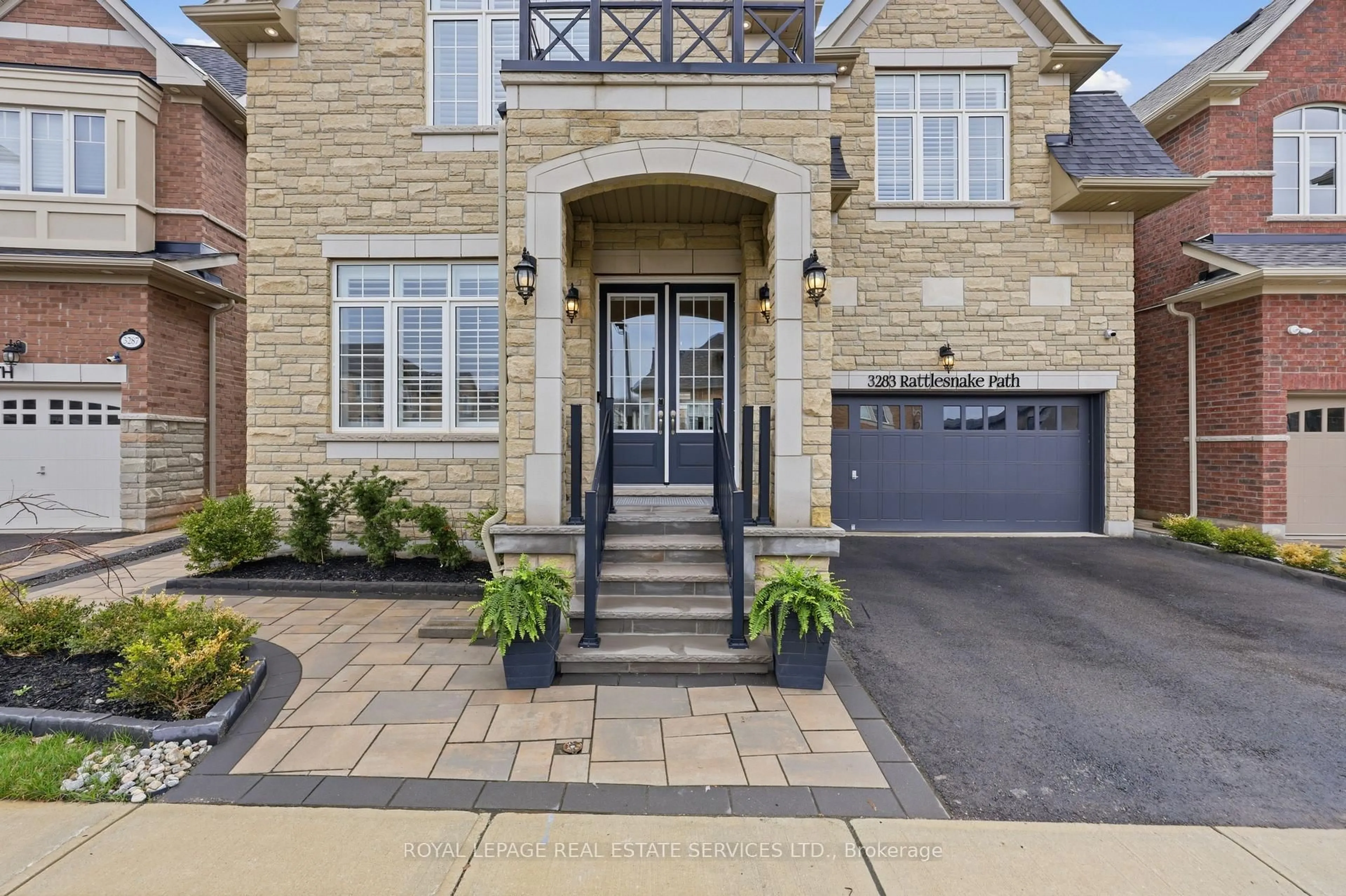 Home with brick exterior material, street for 3283 Rattlesnake Path, Oakville Ontario L6M 5K4