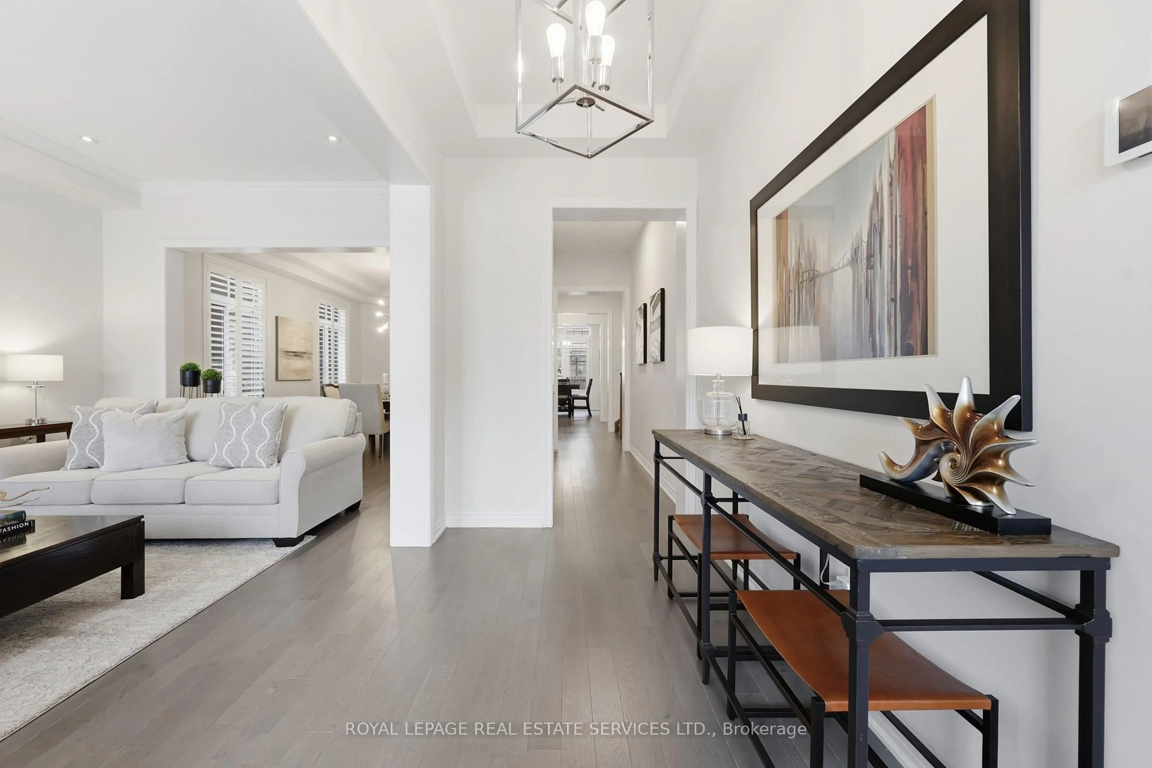 Indoor entryway for 3283 Rattlesnake Path, Oakville Ontario L6M 5K4