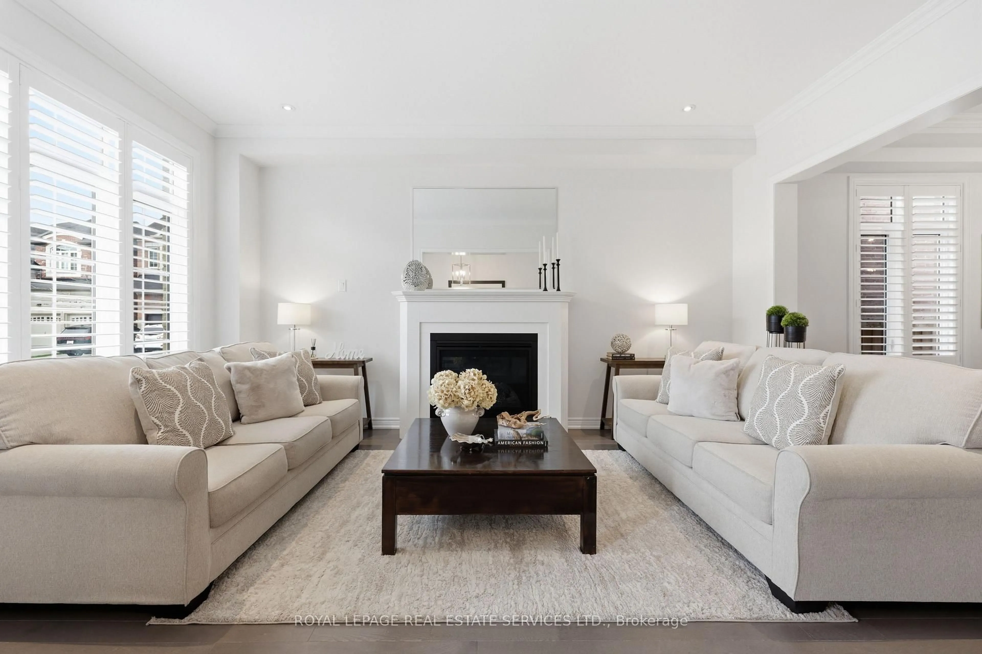 Living room with furniture, unknown for 3283 Rattlesnake Path, Oakville Ontario L6M 5K4