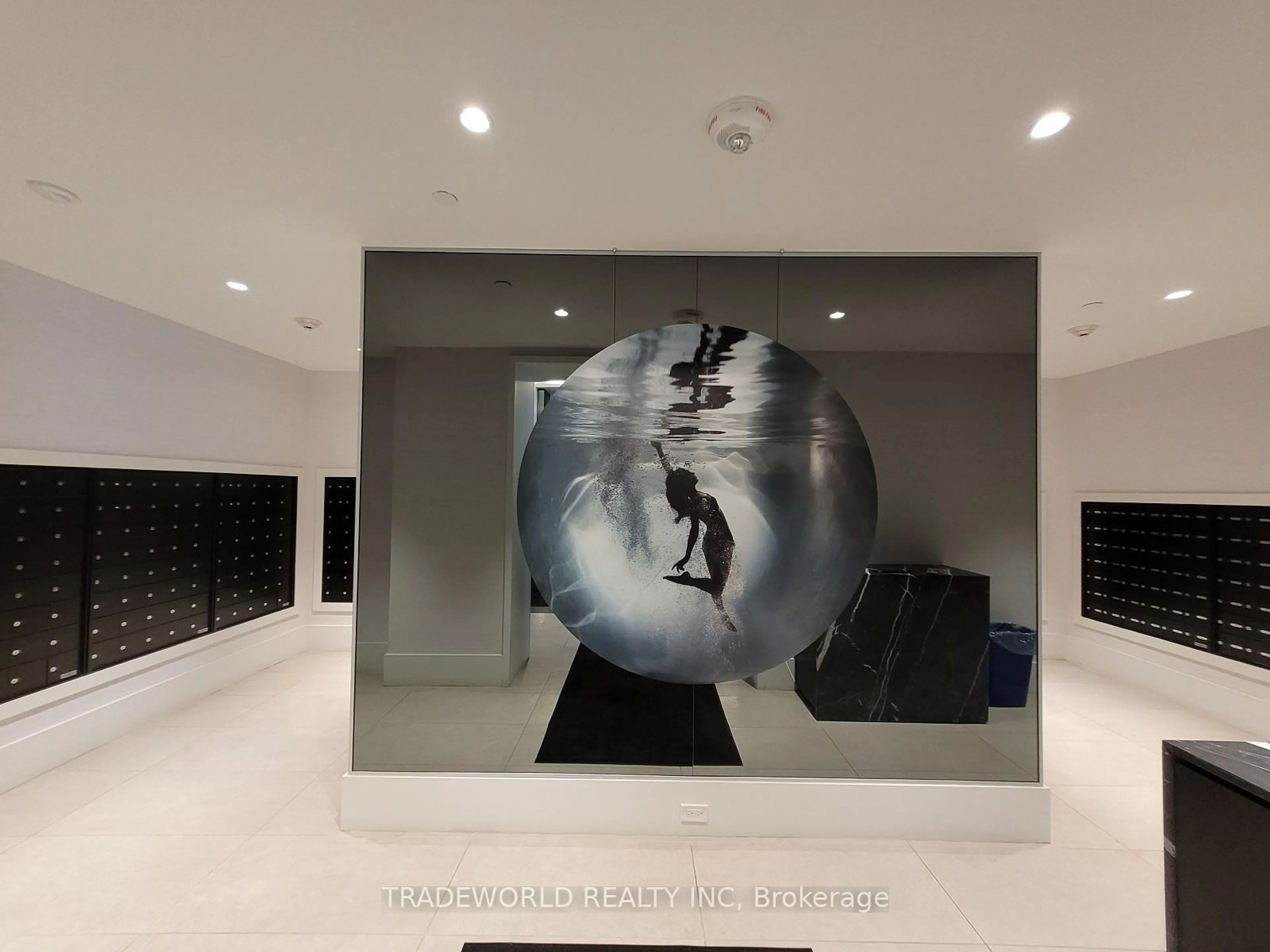 Indoor foyer for 30 Gibbs Rd #2103, Toronto Ontario M9B 0E4